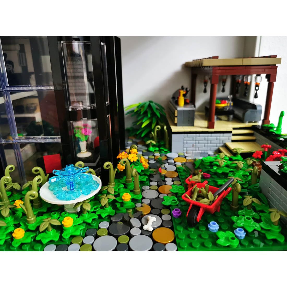 MOC-151755 Architektur Moderne Glasvilla Bausteine Set, Gebäude Haus Modular Buildings Klemmbausteine mit Garten, Home und Büro-Deko & Sammlerstück Geschenk für Erwachsene - 4759 Teile
