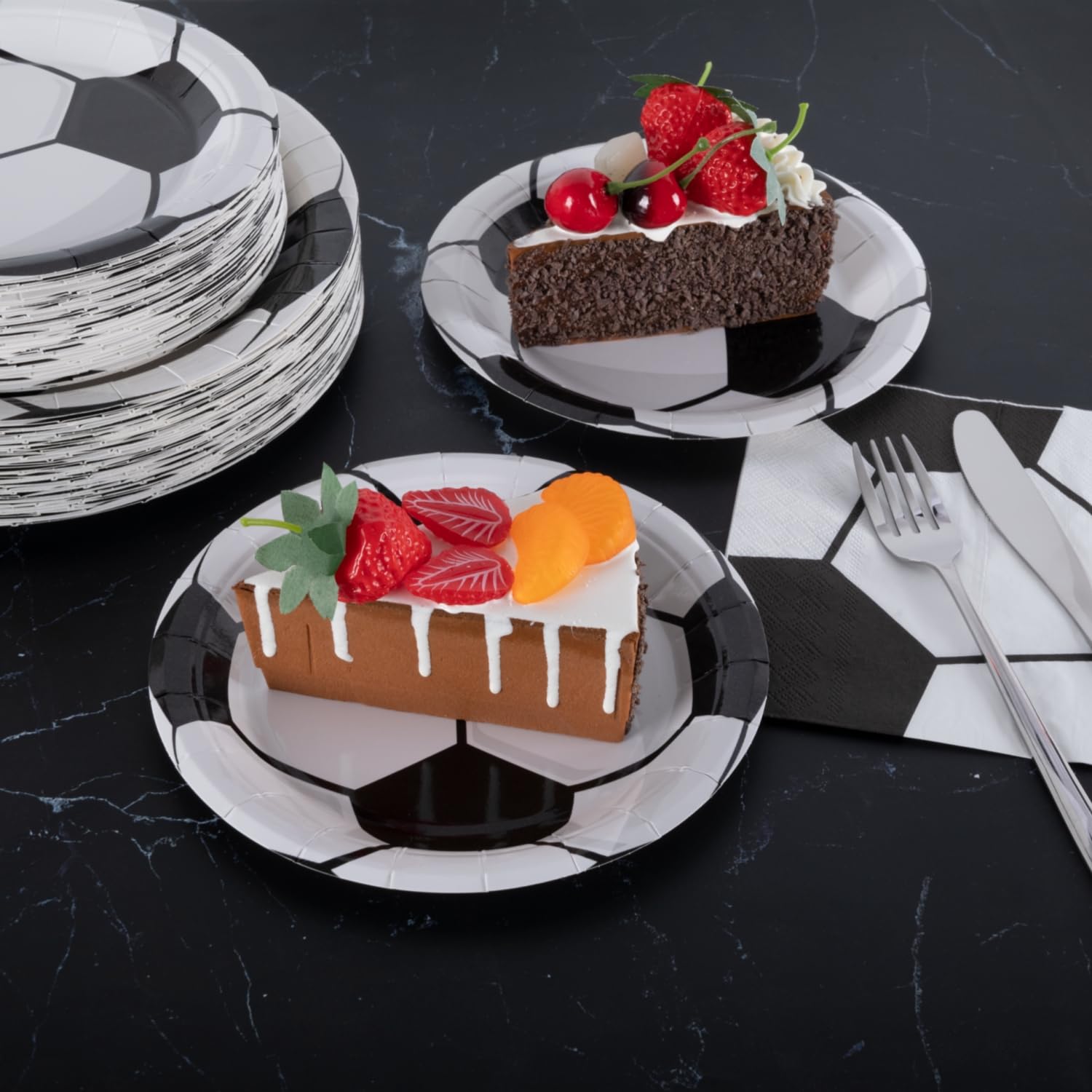 CEILIWEN Set Completo per Feste a Tema Calcio 125PCS - 25 Piatti di Carta Premium (9” & 7”), Bicchieri, Tovaglioli e Cannucce - Decorazioni per Compleanni a Tema Mondiali e Sportivo