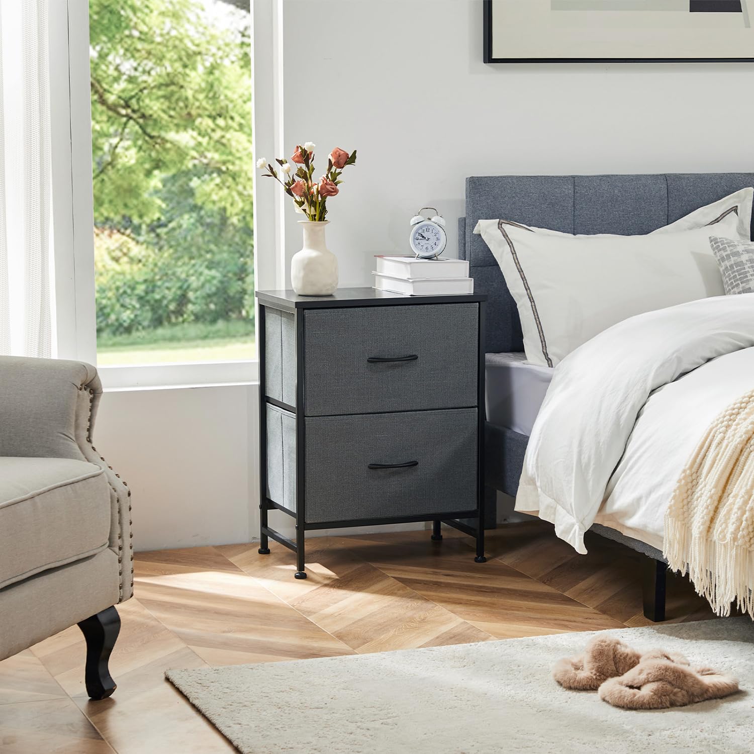 DUMOS Kommode für Schlafzimmer mit 2 Stoffschubladen, hohe Kommode Organizer für Kleidung, Schrank Kinderzimmer, Aufbewahrungsturm mit Schrank, Metallrahmen, Holzplatte, leichte Kinderzimmermöbel