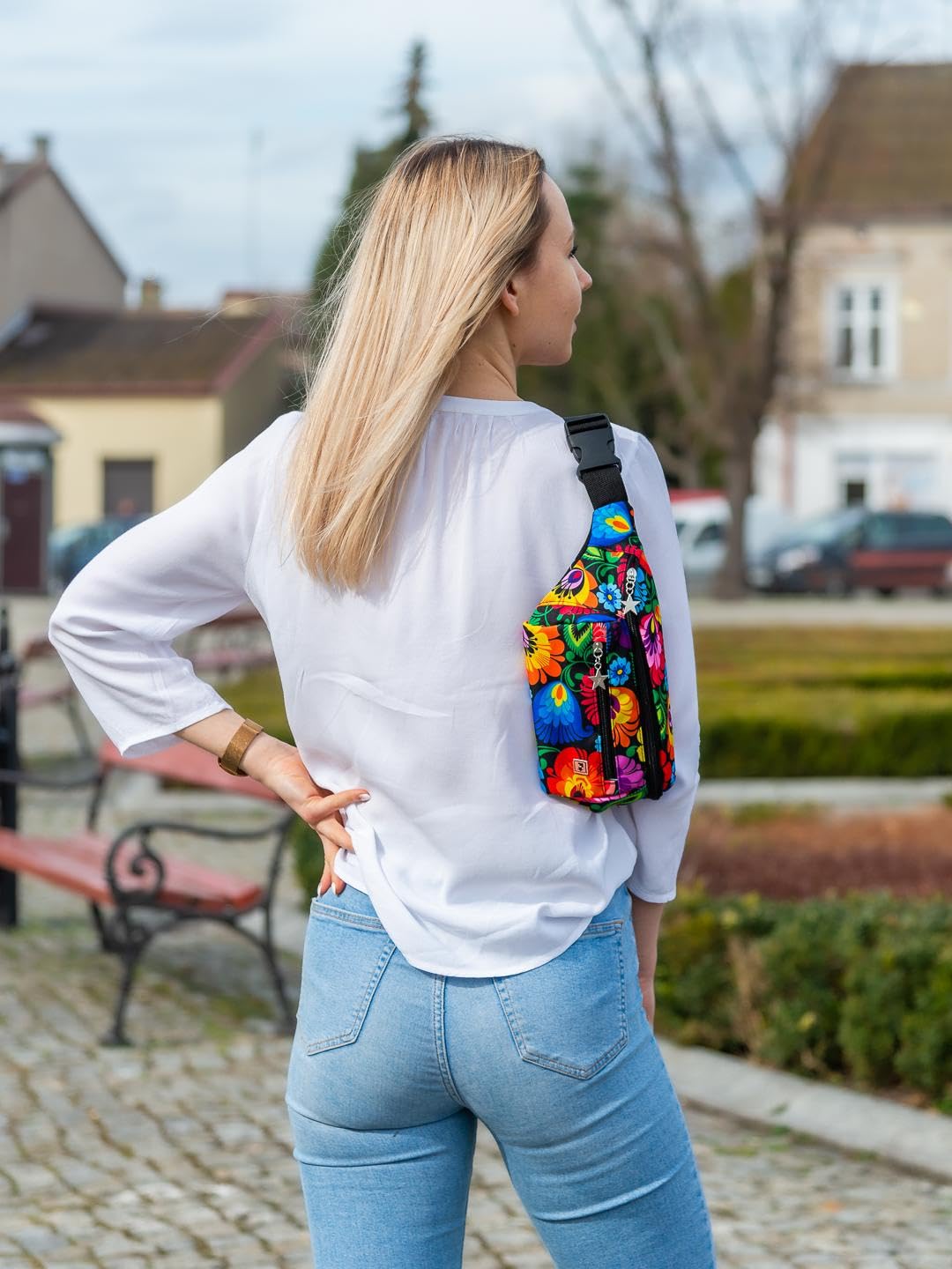 Torba nerka crossbody unisex z 2 kieszeniami na zamek błyskawiczny, kwiatowy wzór polski, pamiątka z Polski, Łowicz Czarny, One Size, Kwiatowy crossbody