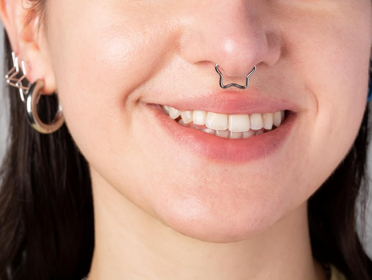 Pierced Owl 16GA F136 Implant Grade Titanium Star Shaped Hinged Segment Ring - Image 4