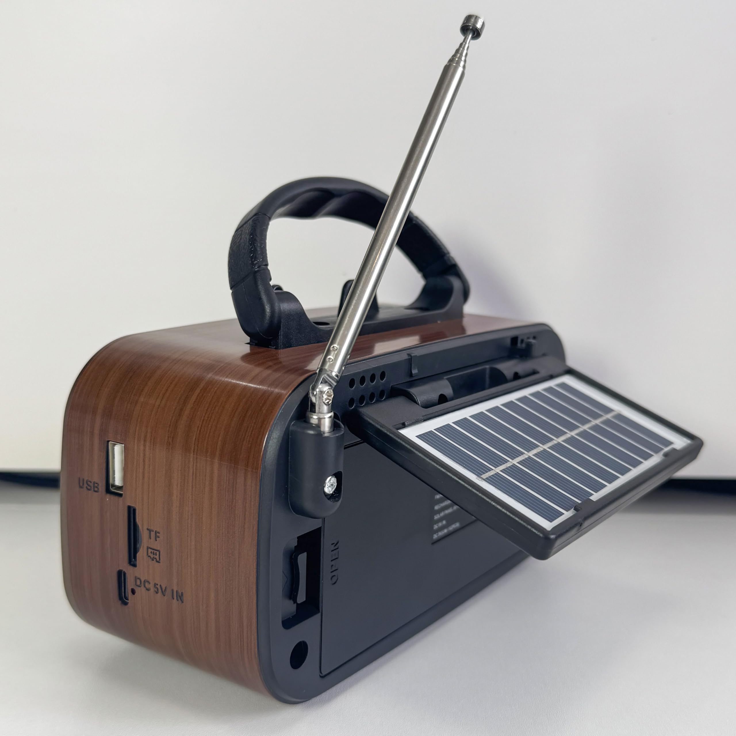 Radio portable rétro, transistor vintage en grain de bois avec meilleur son de basse, énergie solaire/batterie D/USB rechargeable, prend en charge carte TF et lecture de musique USB, pour la maison