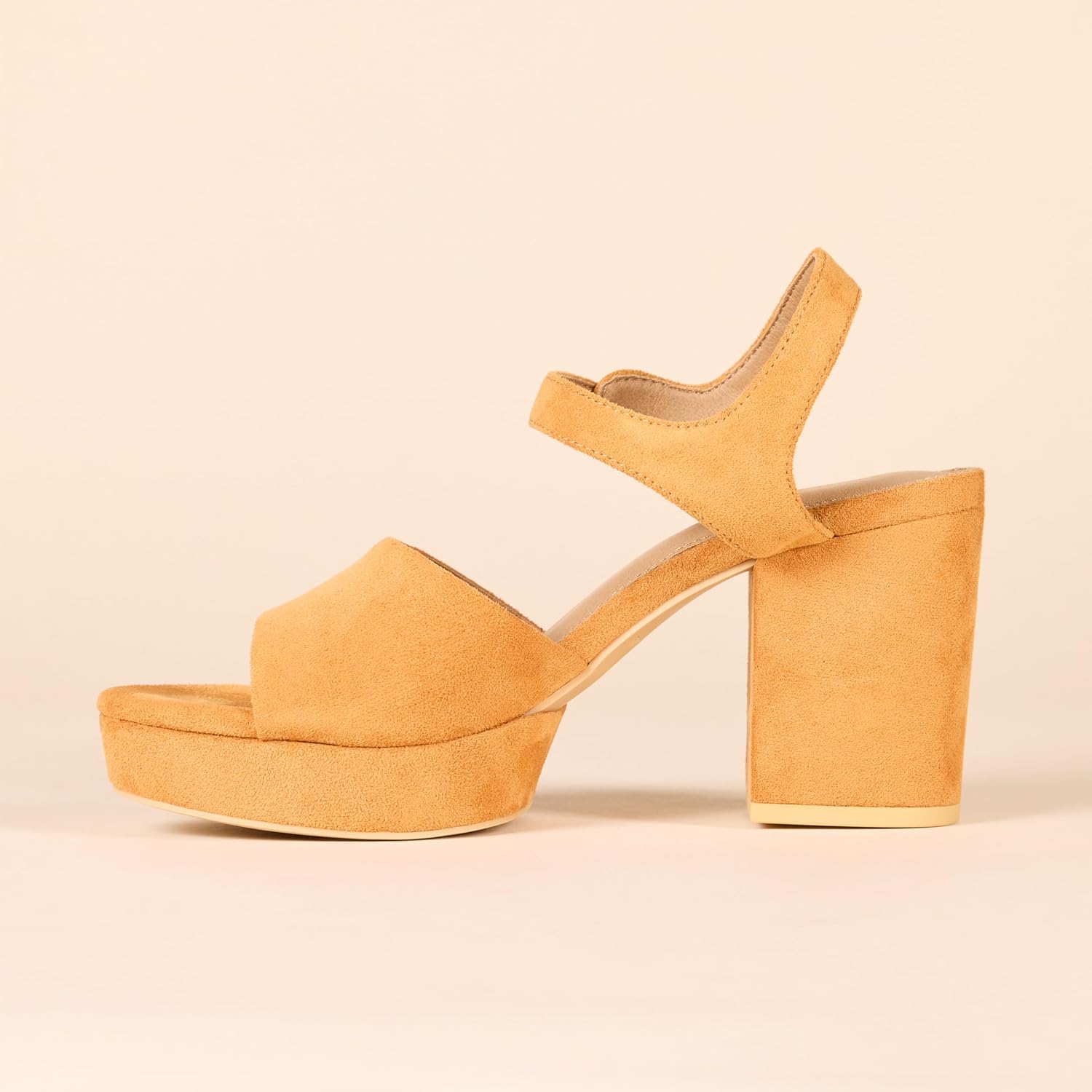 Amazon Essentials Women's Platform Heel Sandal - Image 3