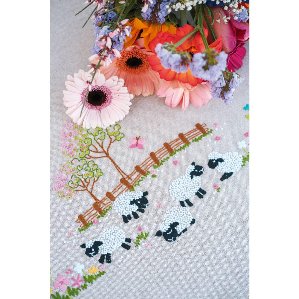 Broderie pré-imprimé nappe moutons Vervaco kit complet 72x72cm