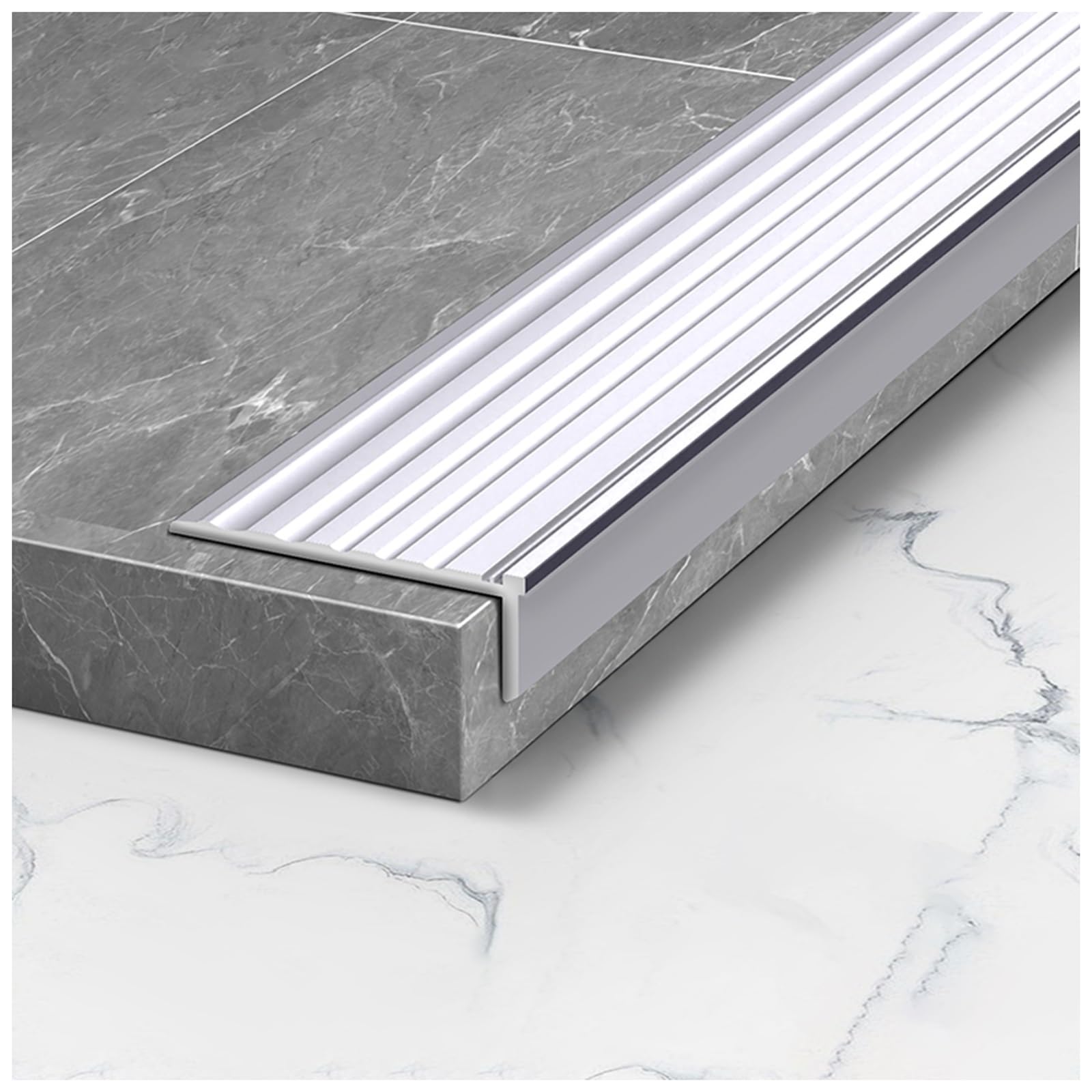 Peldaños antideslizantes para evitar caídas con protector de aluminio