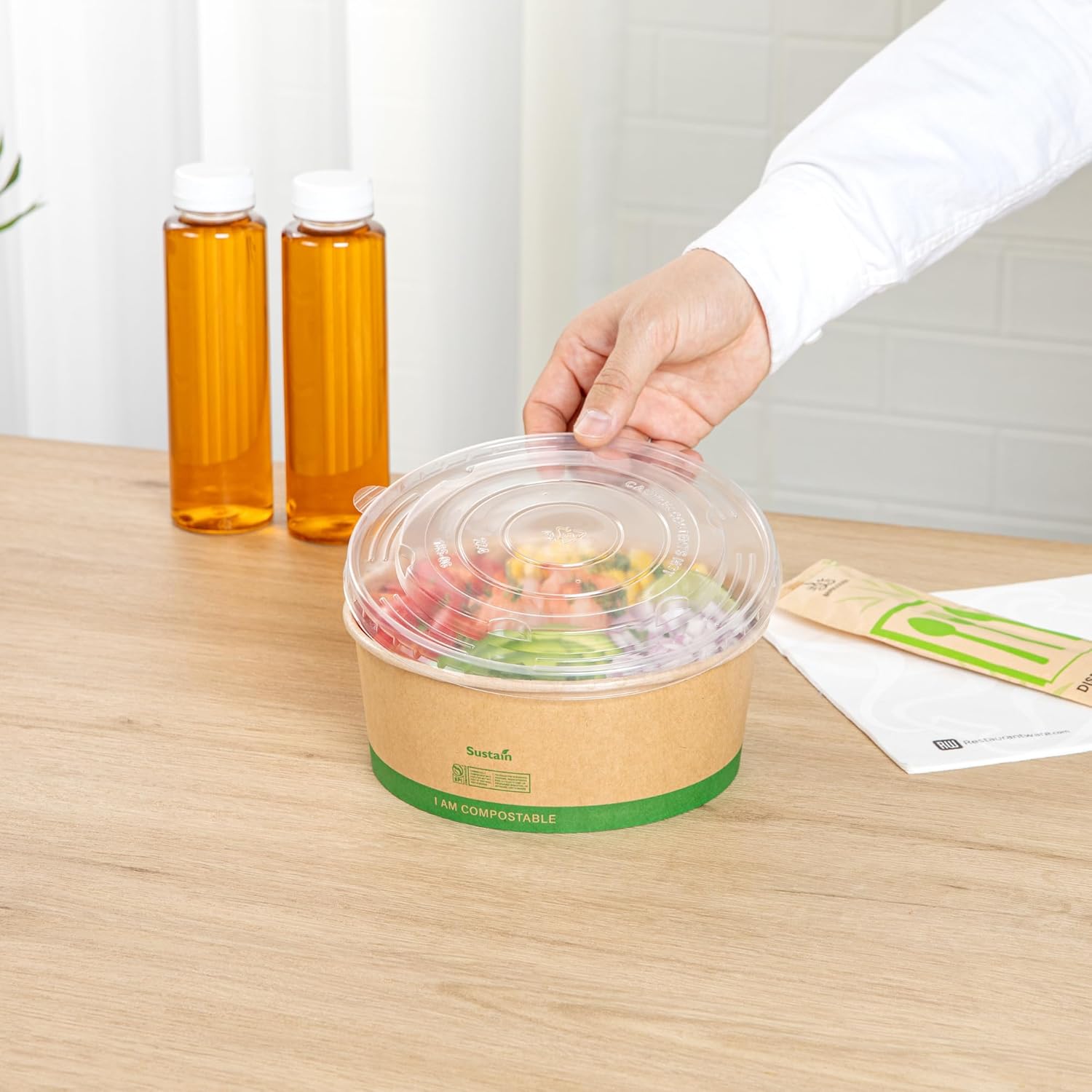 Restaurantware LIDS ONLY Clear Plastic Lids 200 Pack for 50 oz Food Containers Disposable Take Out Tight-Fitting Easy-Open Tab Durable Meal Prep 7.28" Food Covers For Kraft Serving Boxes