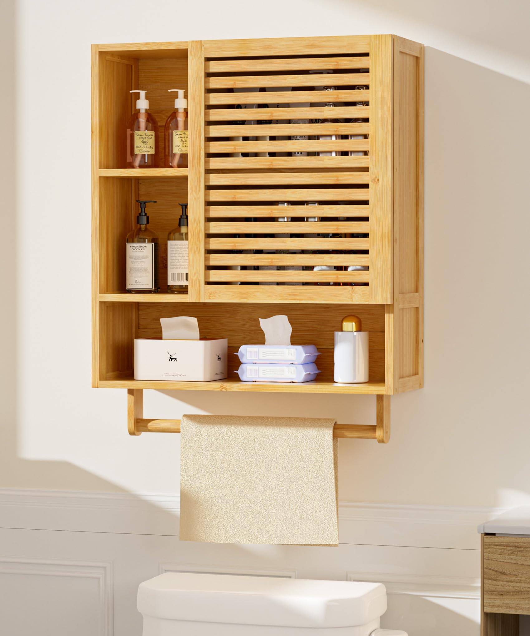 Yorbay Meuble Haut Salle de Bain, Meuble Mural en Bambou avec Porte-Serviettes et Compartiment Ouvert, Armoire Pharmacie à Une Porte pour Salle de Bain et Cuisine, 20 x 56 x 70 cm (Couleur Bambou)