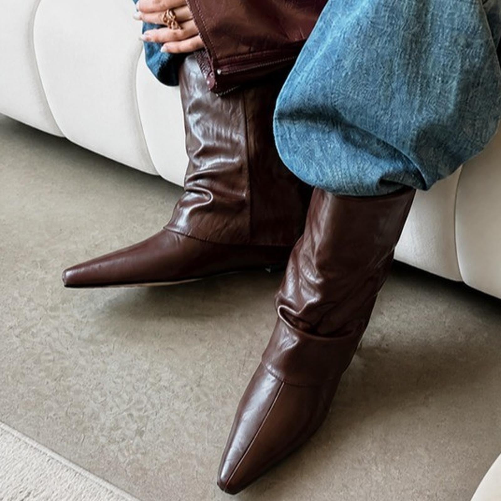 Stivali a metà Polpaccio con Tomaia Classica, Punta Affusolata, Tacco Basso, Stivaletto Slip-on.