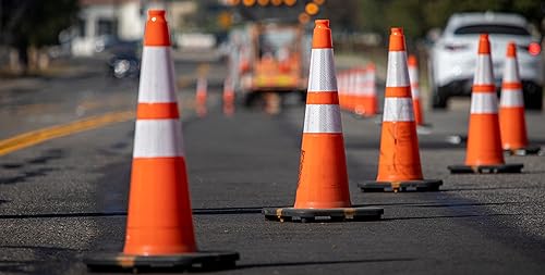 Miniatura 3 de Conos de seguridad de tráfico de PVC naranja de 36 pulgadas con base negra resistente y collares reflectantes de 6 pulgadas + 4 pulgadas para conos