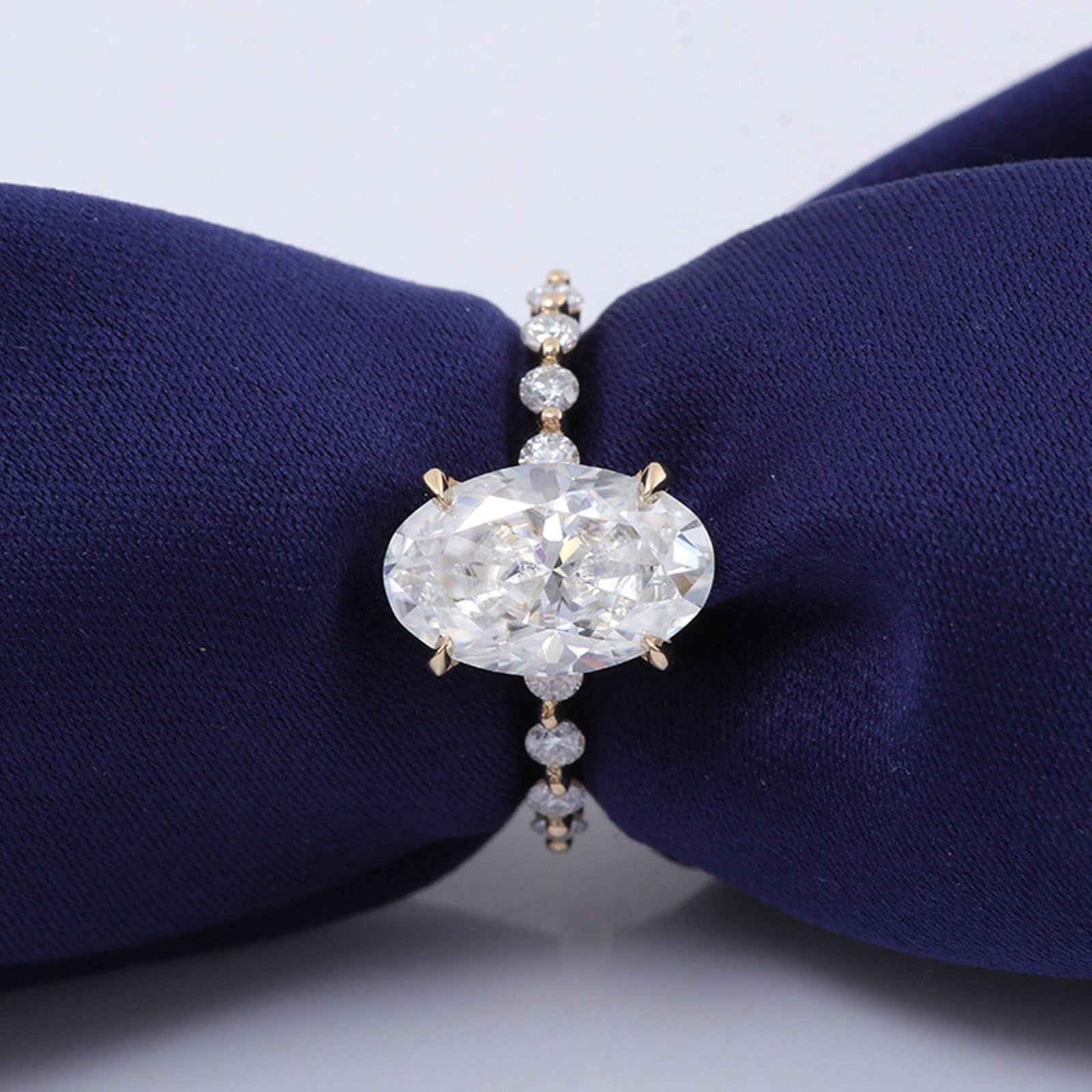 Wycian Anillo de propuesta de matrimonio, oro blanco, 9 K, moissanita, con moissanita ovalada de 1/2/3 quilates, talla 45 (14,3), fácil para hermana y Navidad, grabado