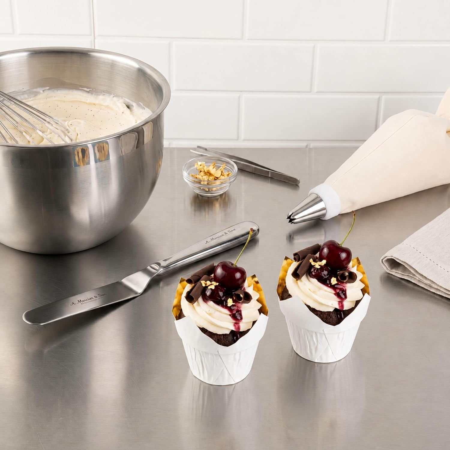 Restaurantware Cupcake Liners 50 Pack of 3.9 oz Foil Paper Baking Cups Oven-Safe Muffin Liners Disposable Greaseproof Ramekins Heavy-Duty for Appetizers and Cheesecakes