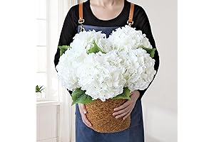 Lifelike Artificial White Hydrangea Flowers for a Touch of Floral Elegance