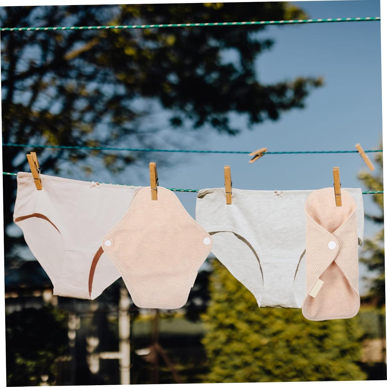 4PCS Reusable Washable Sanitary Napkin Pads Womens Cotton Sanitary Cushions Lightweight Menstrual Pads for Travel Daily Use Confinement Outdoor