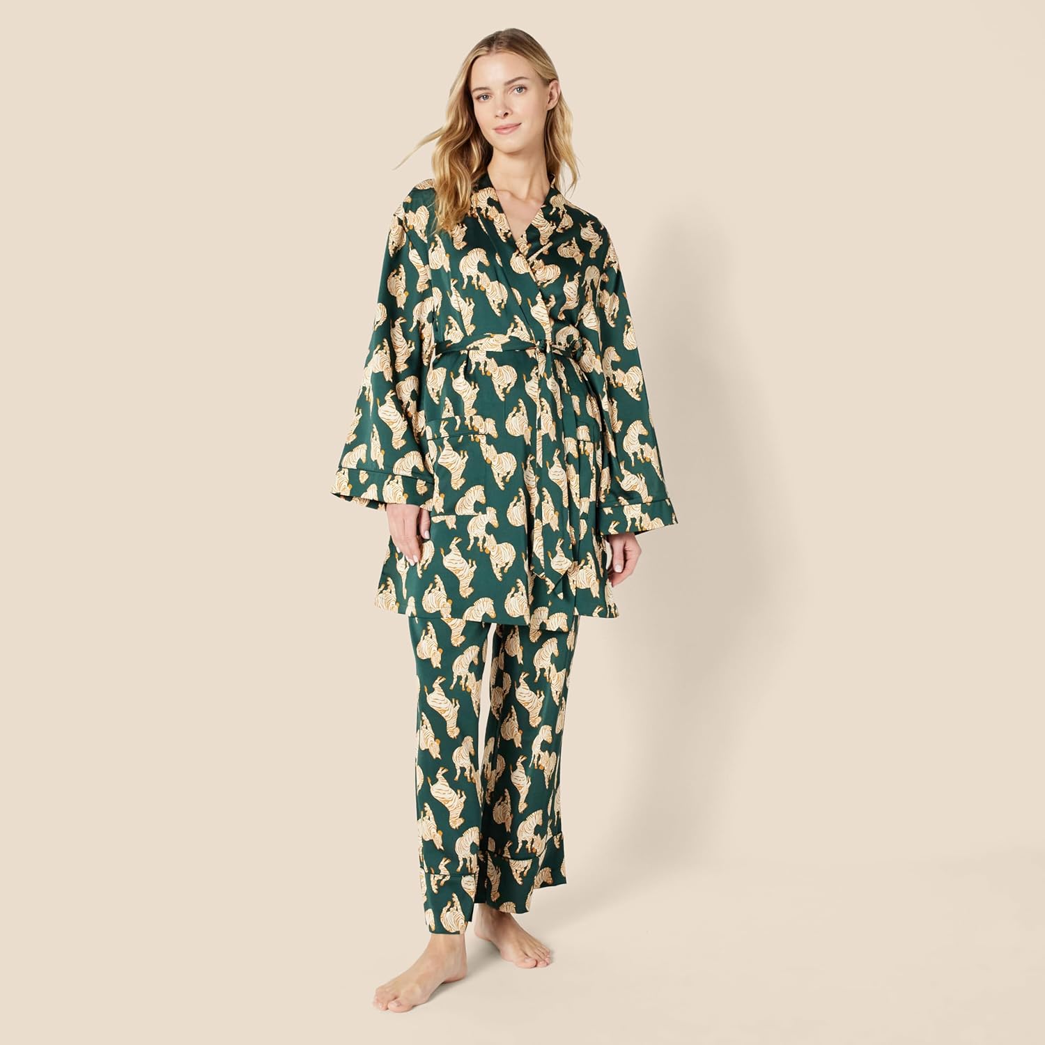 Amazon Essentials Women's Relaxed-Fit Satin Sleep Robe - Image 4