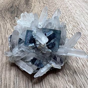天然石水晶共生のフローライト原石　鉱物　置物NO.040905 Amazon.co.jp: フローライト 水晶 マイカ 共生 鉱物 標本 原石