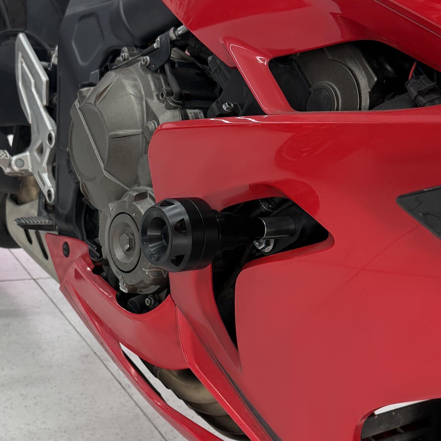 MFGZD CNC Motorcycle Frame Sliders Crash Protector for ZX-6R ZX10R R3 R25 MT09 MT03 MT01 FZ1 FZ6 FZ6R FZ8 MT-25 Z900SE XSR900 Tracer 9GT Tracer 900 CB1000R CB600F Frame Sliders (Black)