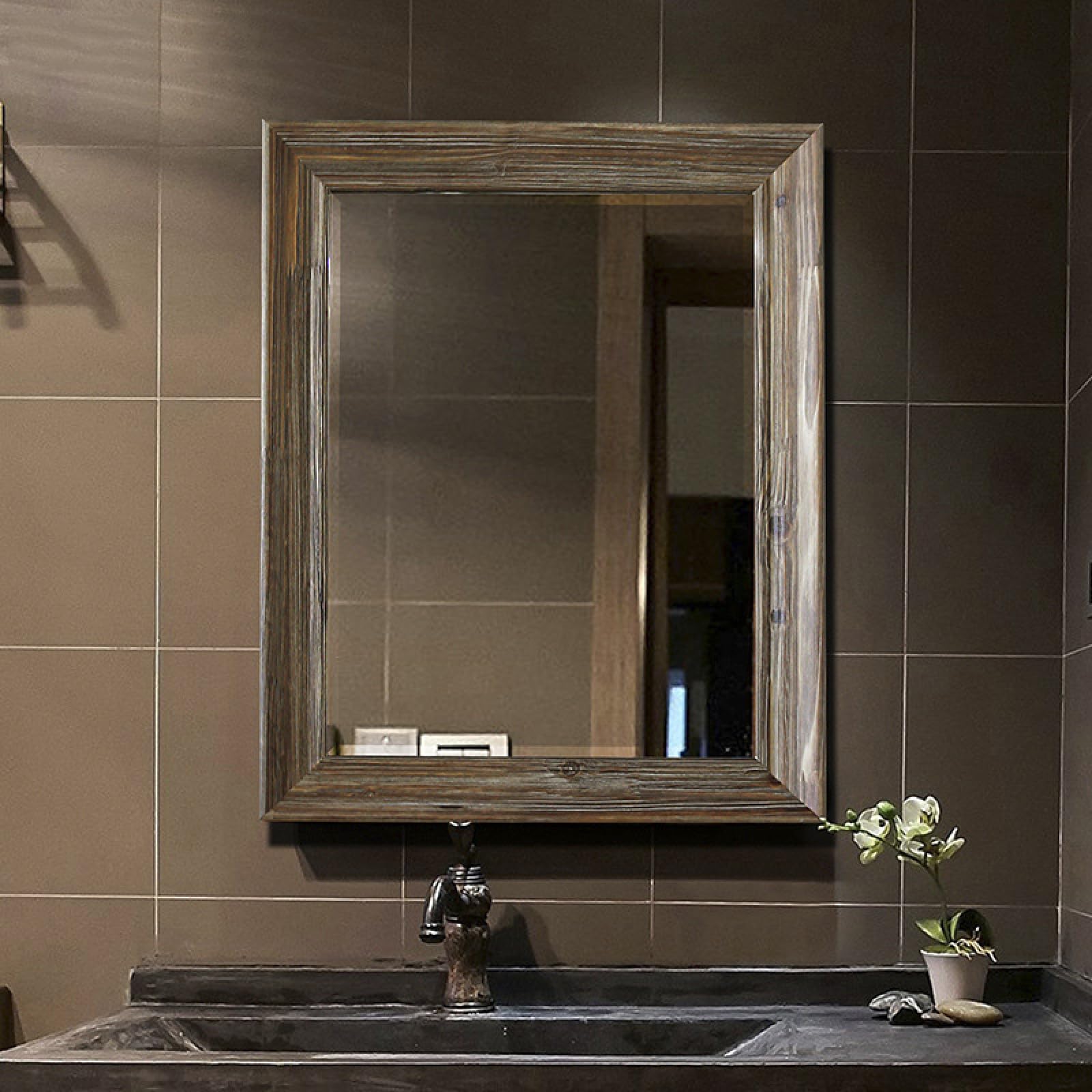 Miroir de courtoisie en bois rectangulaire pour sublimer votre entrée