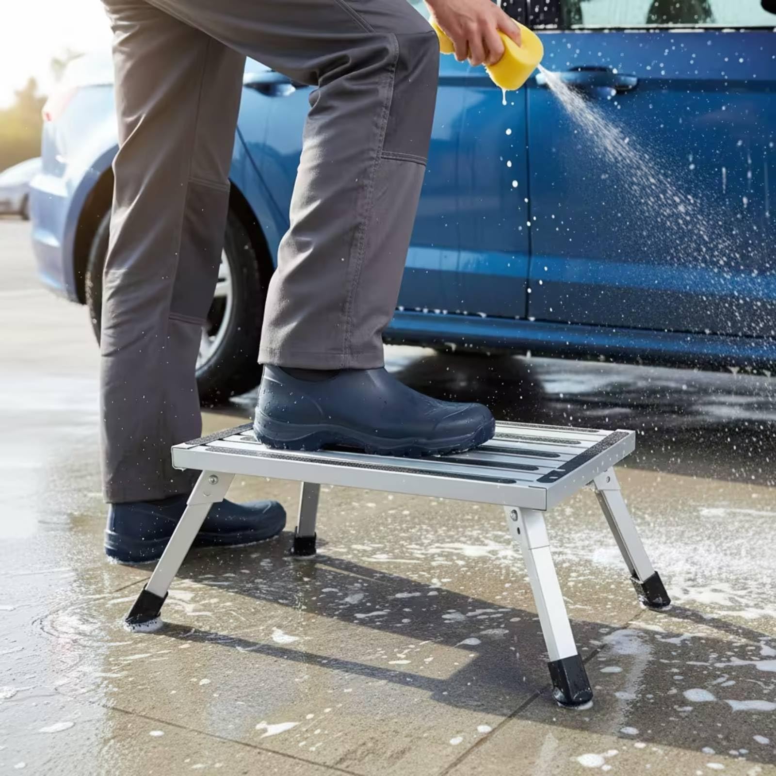 Taburete Plegable de Limpieza Banco Escalón Asiento con Superficie Antideslizante y Patas Estables Estructura de Metal Resistente y Diseño Compacto