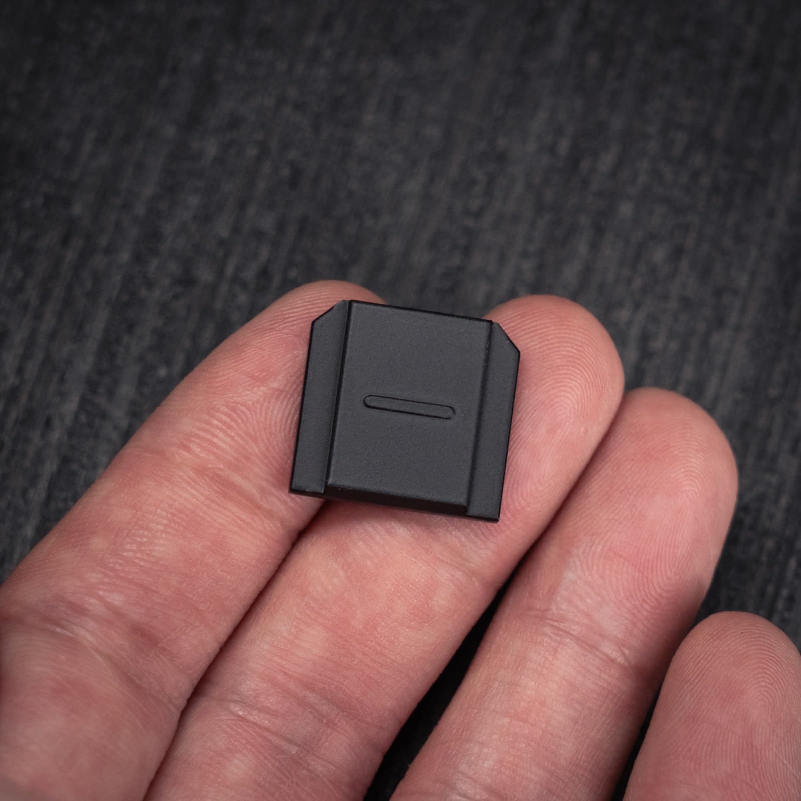 Amazon.co.jp: ホットシューカバー（マットブラック） 真鍮製ホット