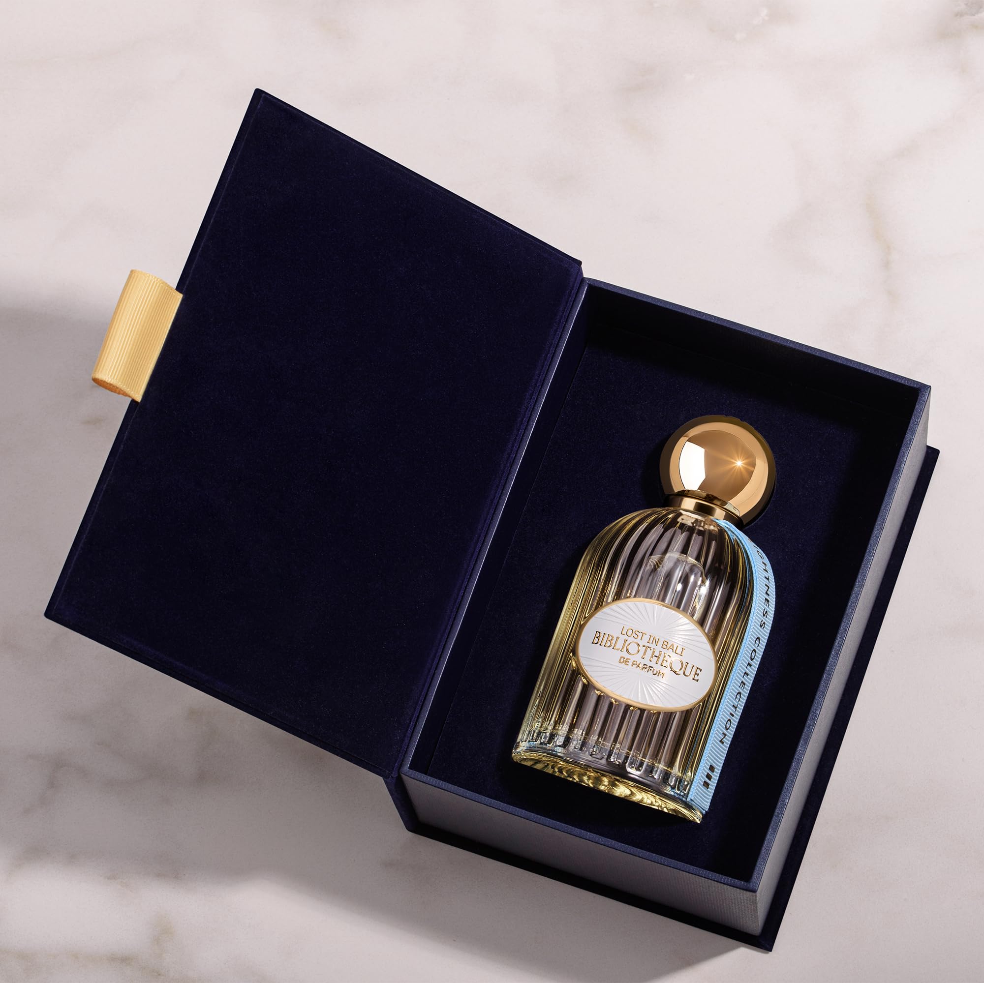Bibliotheque de Parfum Lost in Bali Eau de Parfum für Frauen, 100 mL | frischer Zitrusduft, langanhaltendes Damenparfüm mit Noten von Pistazie, Bergamotte, Ambra, Kokosnuss und Tuberose