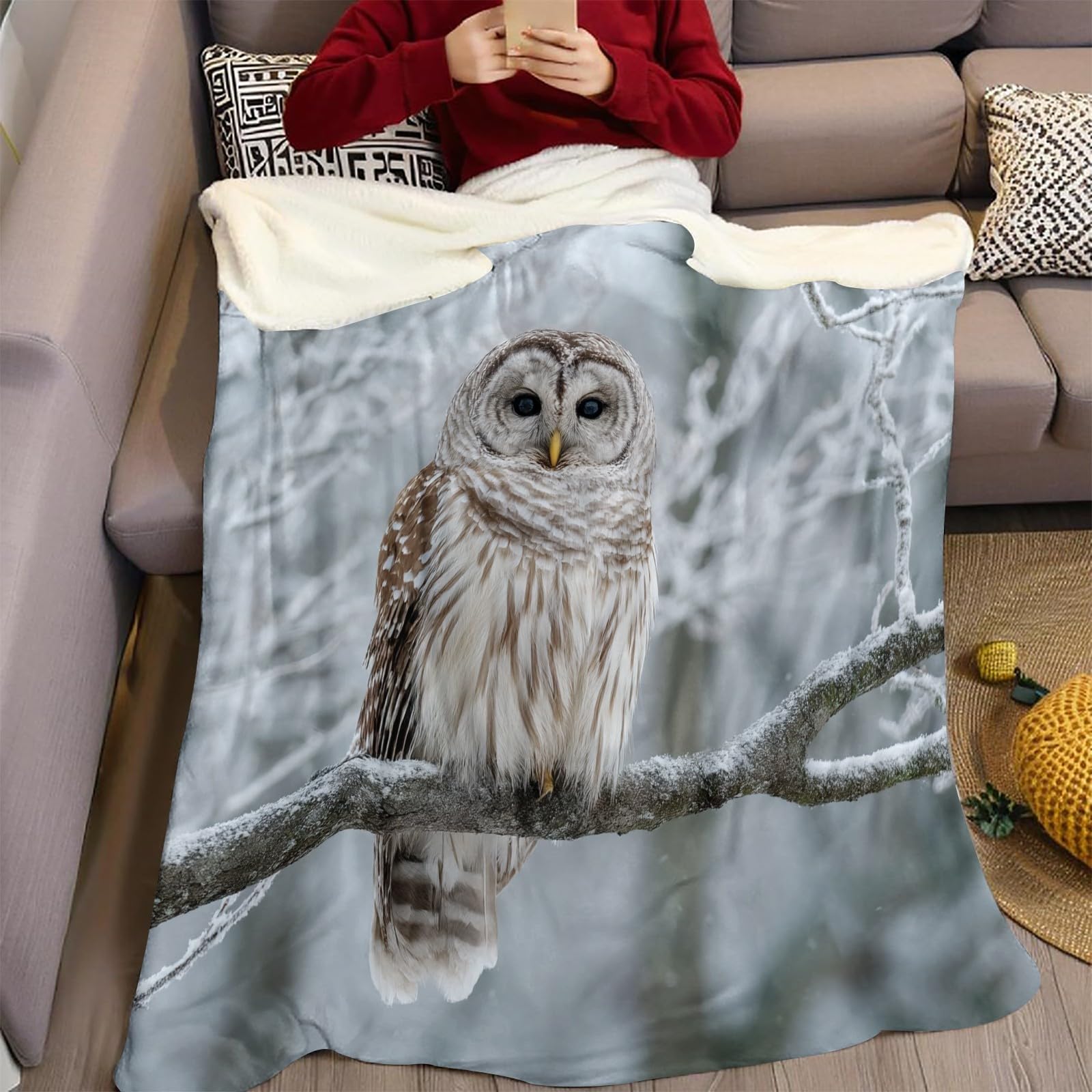 Plaid polaire flanelle gris 130x150cm au motif chouette rayée des bois pour lit et canapé