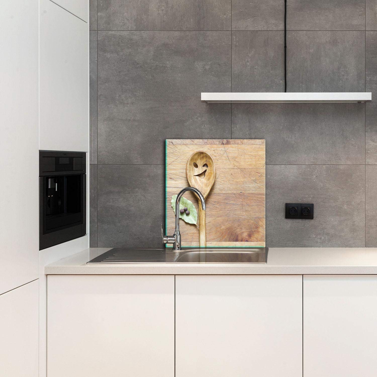 TMK | Küchenrückwand Spritzschutz aus gehärtetem Glas 60x65 cm - Dekoglas mit selbstklebendem Klebeband - Glasrückwand Küche, Holz
