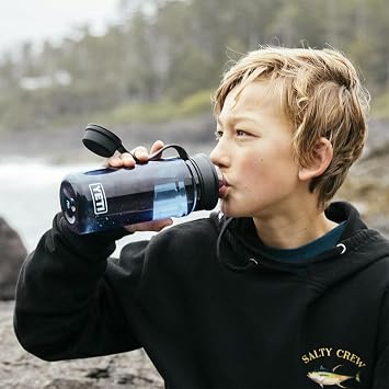 YETI Yonder Water Bottle with Yonder Tether Cap, Lightweight, Leakproof and BPA-Free