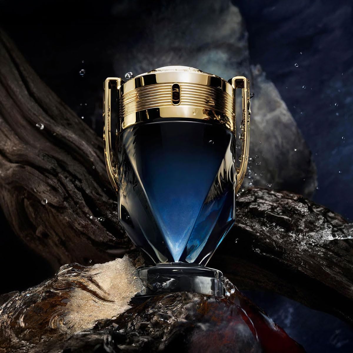 Invictus Parfum for Men - Long Lasting Aromatic Aquatic Perfume with Lavender, Sandalwood & Musk - Trophy Bottle French Fragrance Spray from Paris, 3.4 oz