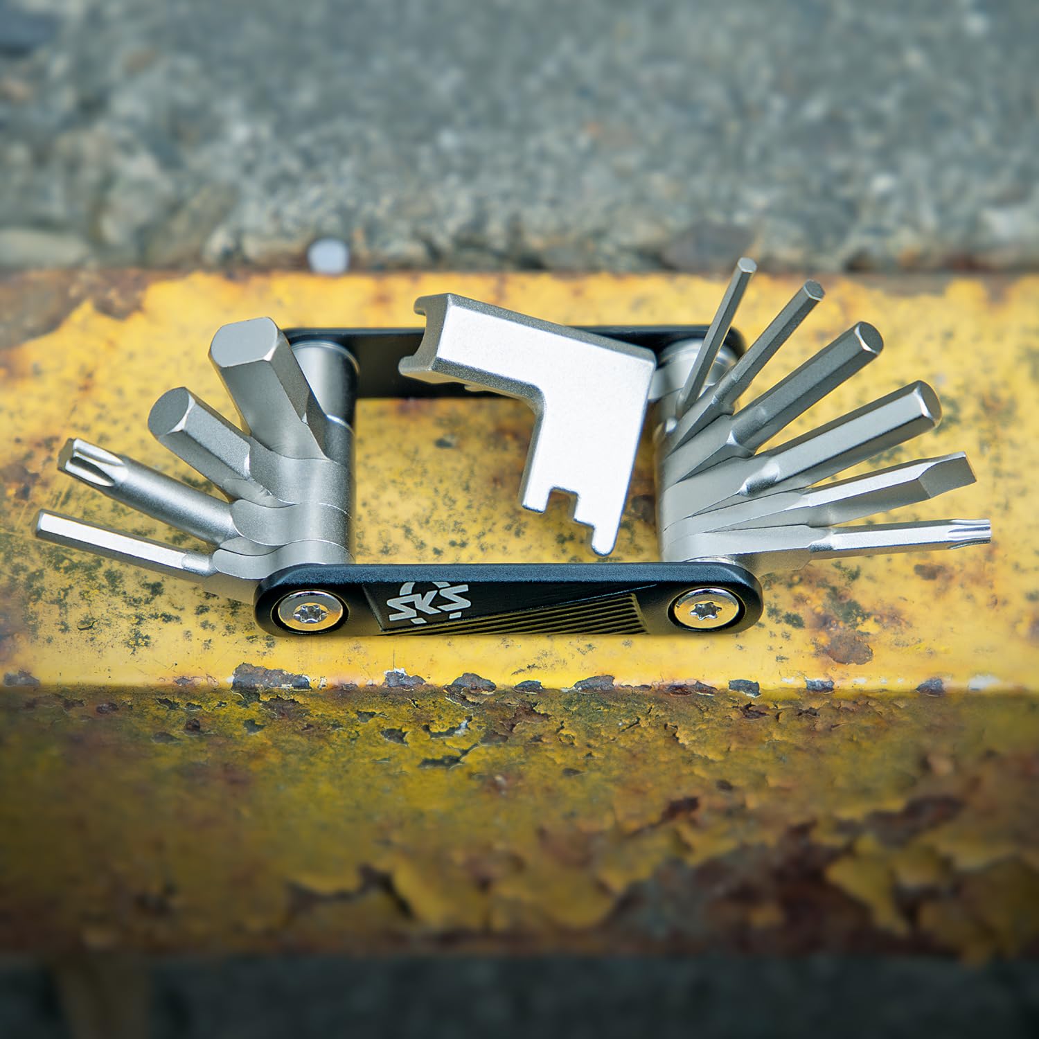 SKS GERMANY MIA 12 Multitool, Leichtes Fahrrad-Minitool mit 12 Funktionen | Fahrradzubehör, strukturierte Seitenwände für sicheren Grip, Tools aus Chrom-Vanadium-Stahl, ideal für moderne Bike-Standards