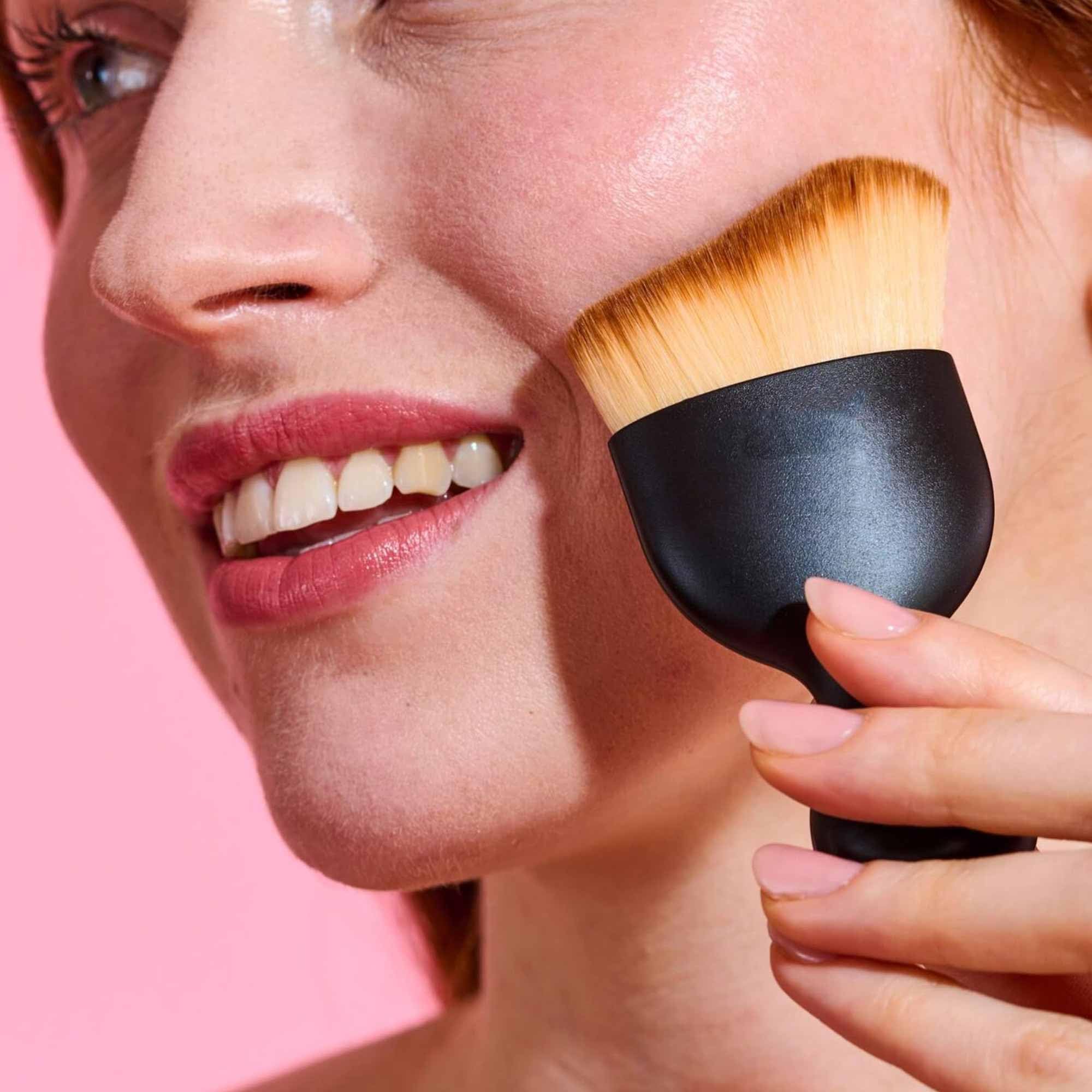 Body Buffing Brush for Self Tanning Hands Feet & Face - For Natural Streak-Free Fake Tan, black - Image 3