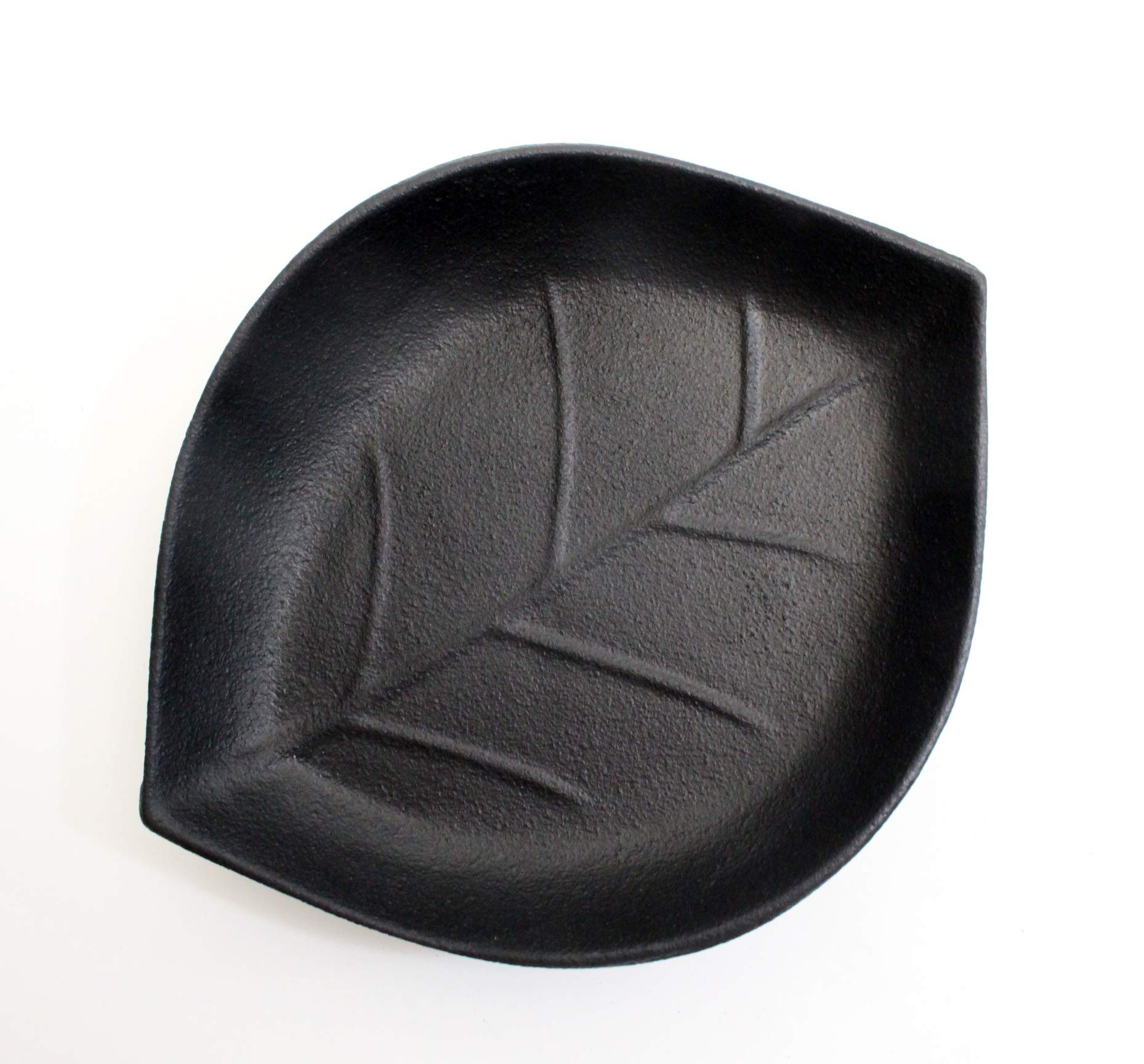 Ikenaga Ironworks Living with Iron Tree Leaf Plate, Large, Gift Wrapping Specifications