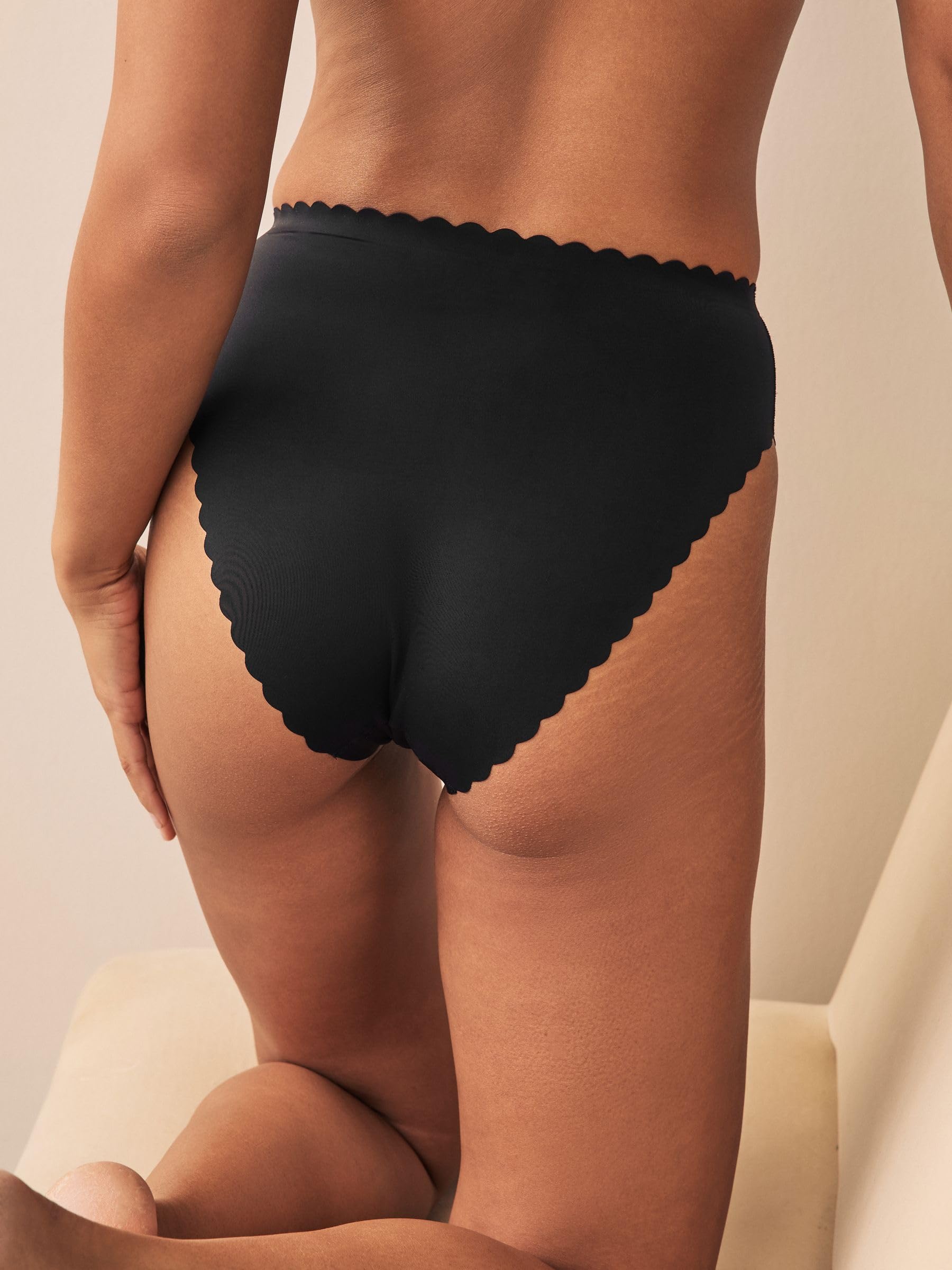 NEXT Mujeres Pack de 7 Braguitas de Cobertura Completa Que no se marcan con Detalle Festoneado