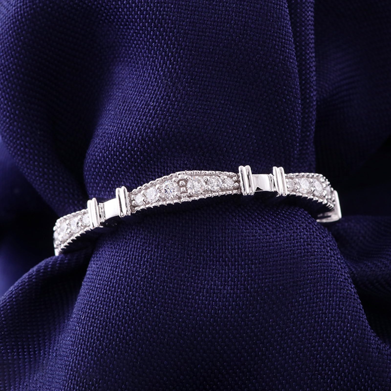 Anello da donna, in oro bianco 18 carati, impilabile, sottile, con moissanite taglio rotondo, misura 61 (19,4)