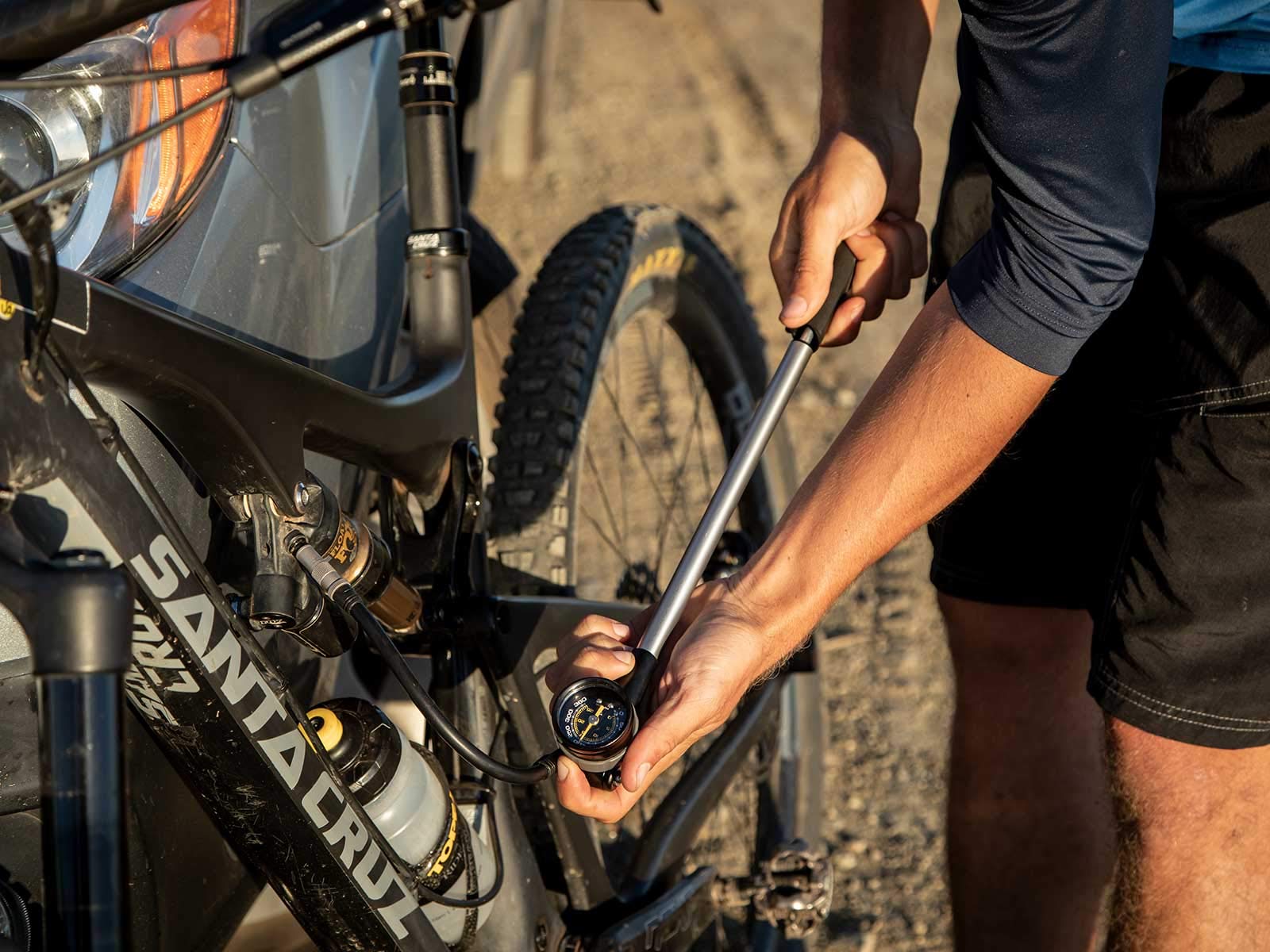 Amazon.com : Topeak Pocket Shock DXG XL Bike Mini Pump, Long