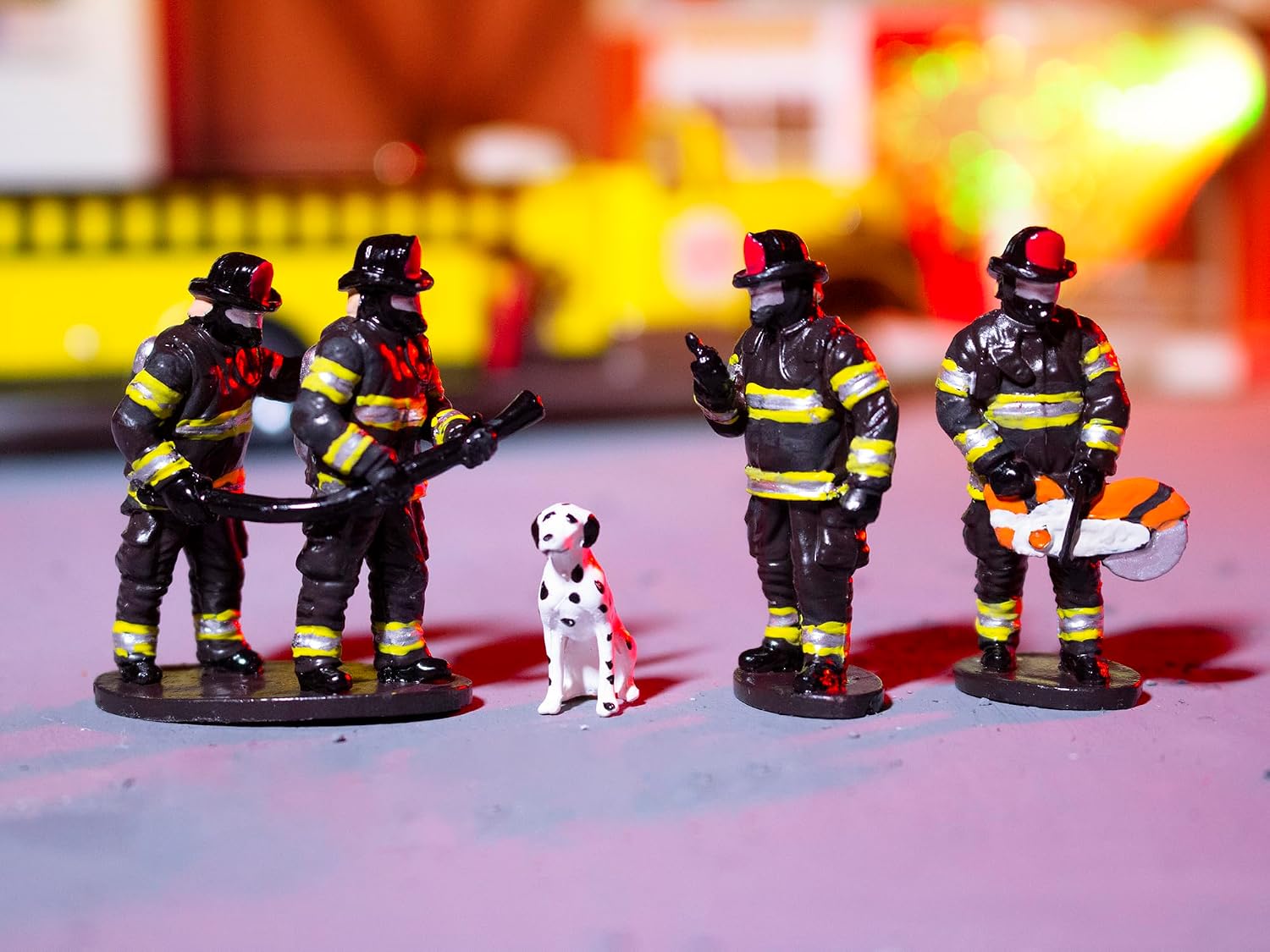 Lionel Firefighters and Dog 5-Piece Miniature Figure Pack