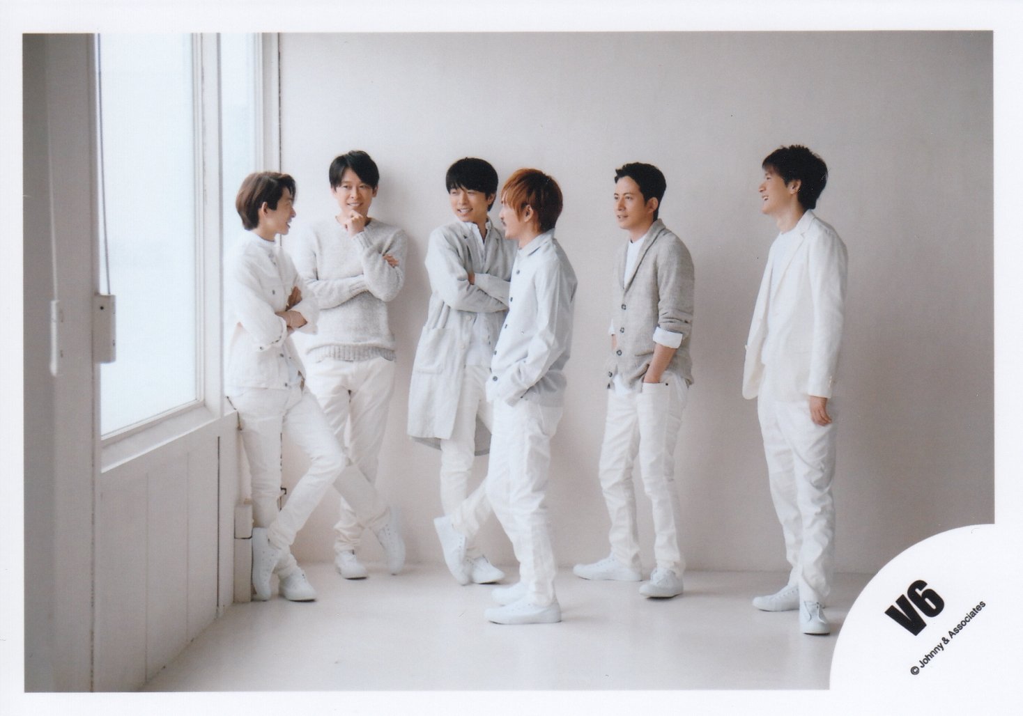 Amazon.co.jp: V6 公式生写真 （集合）VA00022 : おもちゃ