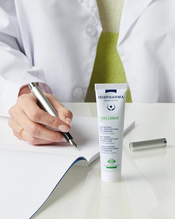 كريم Isispharma Teen Derma AZ لعلاج حب الشباب الدهني والمختلط للبشرة 30 مل