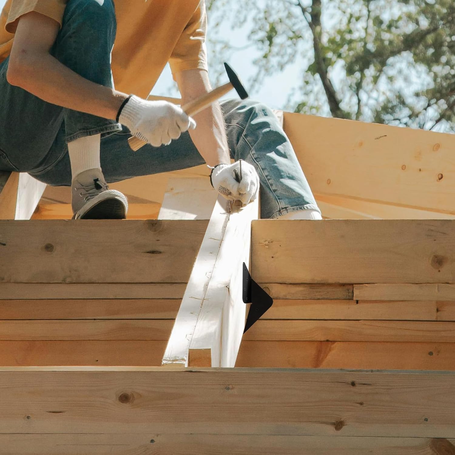 16 Pcs Hurricane Tie for 4x4 and 4x6 Post, 12-Gauge Hurricane Tie Heavy Duty Joist Hangers for Roofing Trusses Wood Timber Steel Connectors, Black with Screws