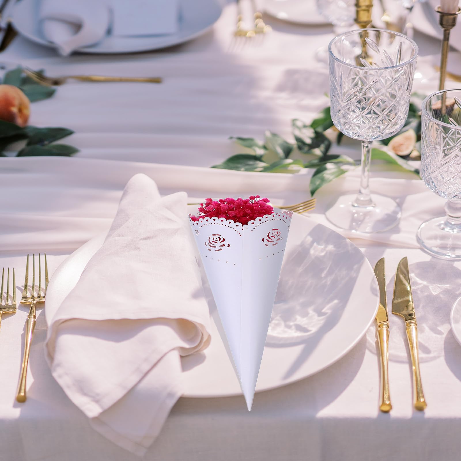 PATIKIL Coni Riso Matrimonio, 100Pz Coni Confetti Portaconfetti Carta Stampa a Onda Cava Bouquet per Feste Scatole Regalo Caramelle Sacchetti Cioccolato Addio Celibato Petali, Bianco