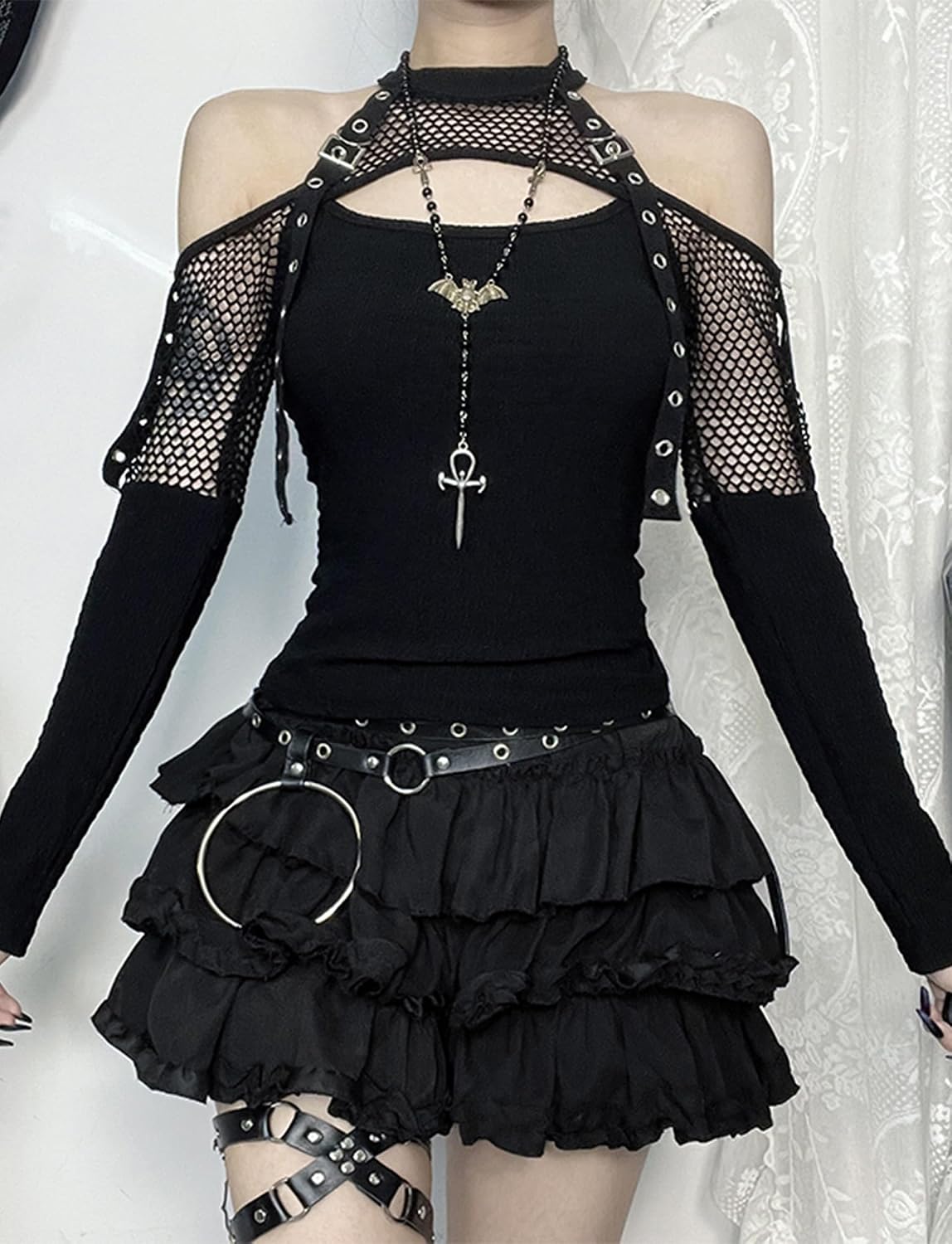 FEOYA Gothic Shirts for Women Harajuku Fashion Grunge Punk Clothes Egirl Anime Emo Shirt Mall Goth Y2K Crop Top