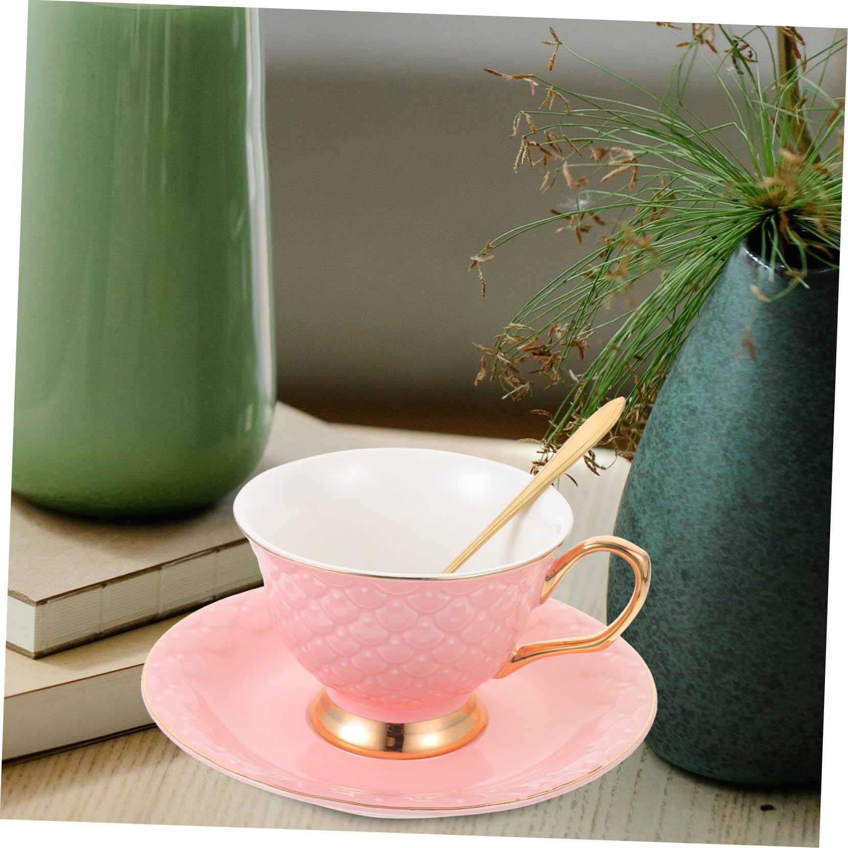 Taza de Café con Platillo de Cerámica, Juego de 1 Pieza Rosa | Incluye Cuchara, Estilo Europeo Sencillo, Líneas Decorativas y Uso Versátil para Café, Té, Leche o Chocolate
