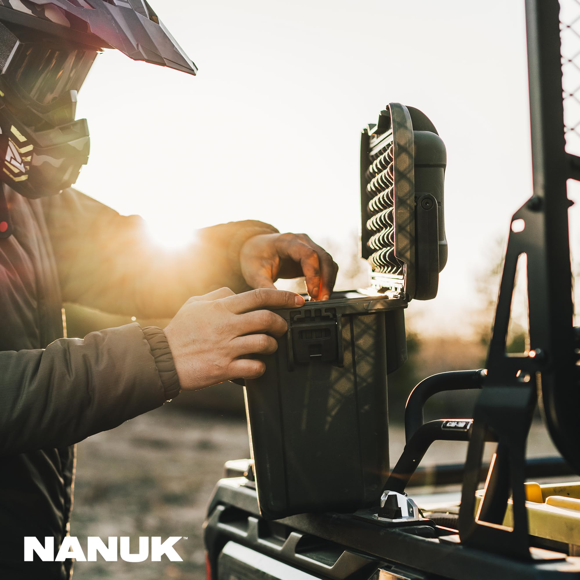 Nanuk T20 Top Loader - Custodia rigida impermeabile con inserto in schiuma Cube, colore: Nero