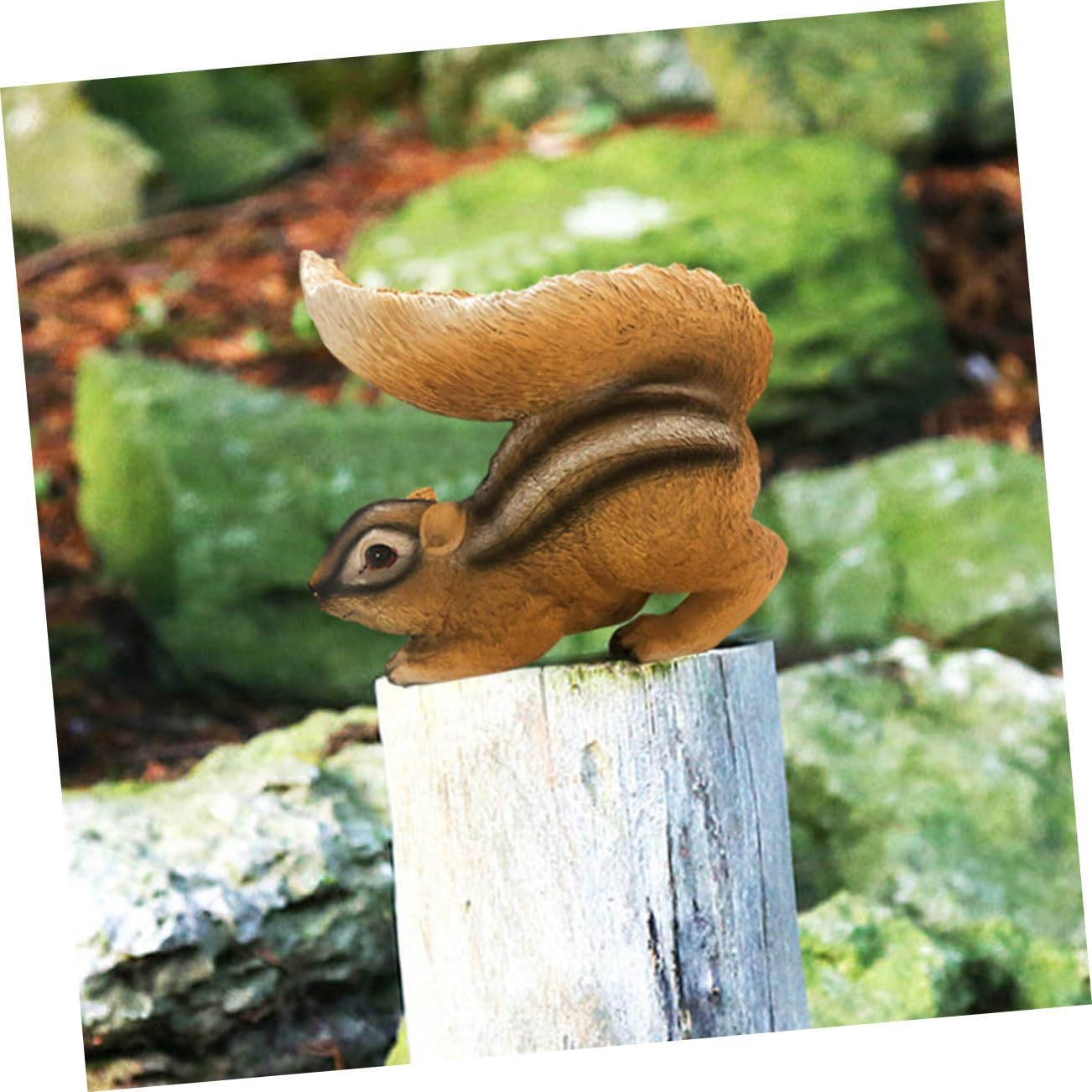1Pc Lifelike Squirrel Statue Feeder Adorable Resin Garden Decor for Home and Party Decoration Durable Animal Art Supply Fun for Friends and Family
