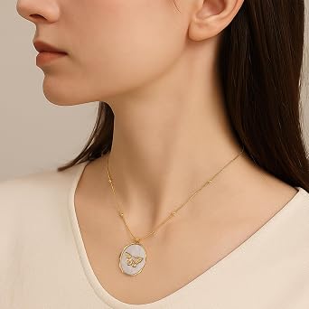 Butterfly Shell Closure Gold Locket Necklace, Bling Gold Metal Butterfly Oval Locket Photo Picture Charms Pendants Jewelry Gifts for Loved One