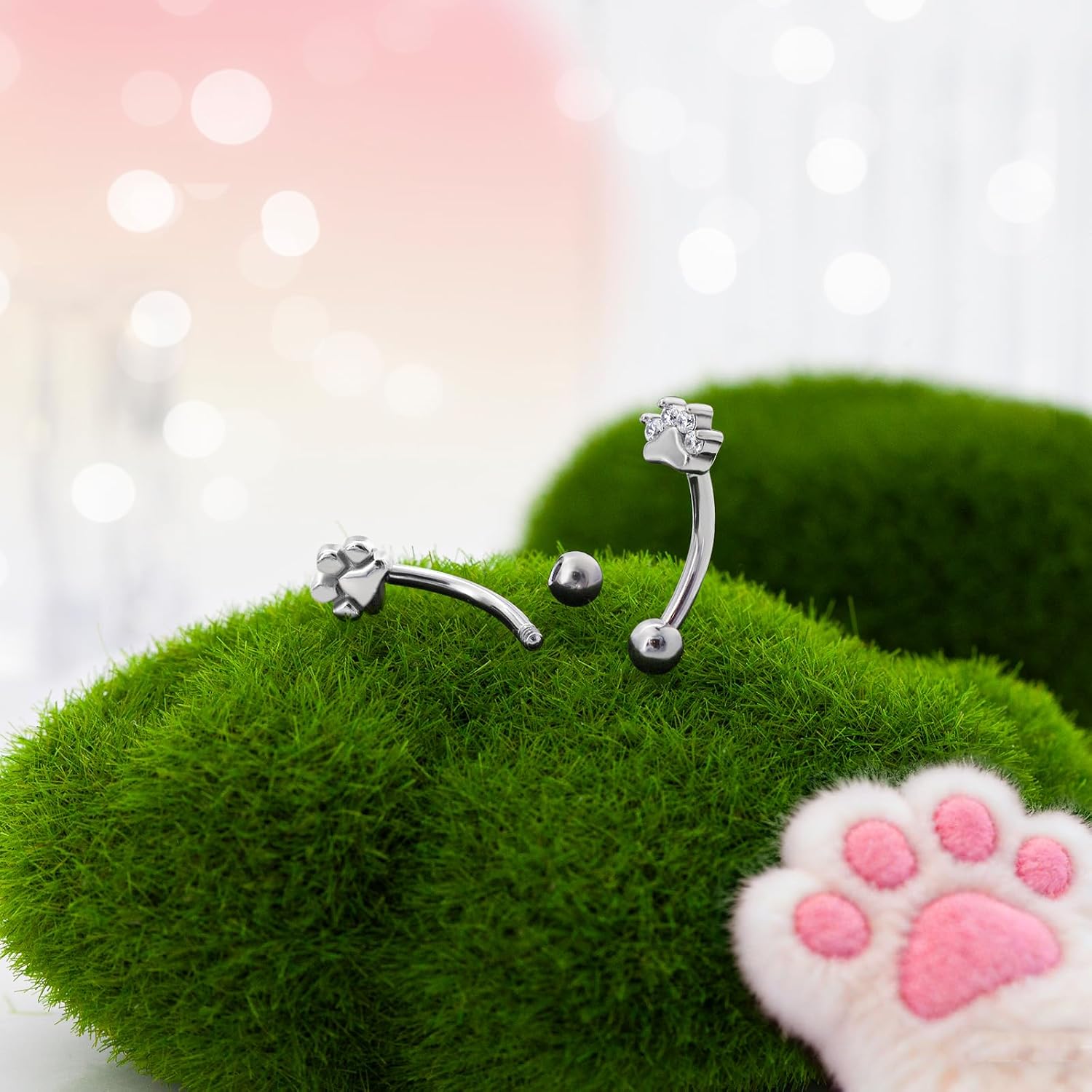 2Pcs Cat Paw Gold Eyebrow Rings Rook Piercing Jewelry 16G 6mm 8mm Threaded Cartilage Tragus Earrings 316L Stainless Steel Paw Prints Vertical Labret Lip Piercing Jewelry