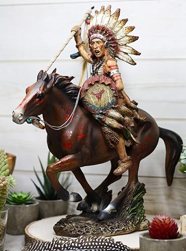 Miniatura 9 de Ebros Tribal Nativo Americano Guerrero jefe indio con gorro de guerra tocado de águila cargando en caballo, estatua de lanza lanzando caballo, 13.25