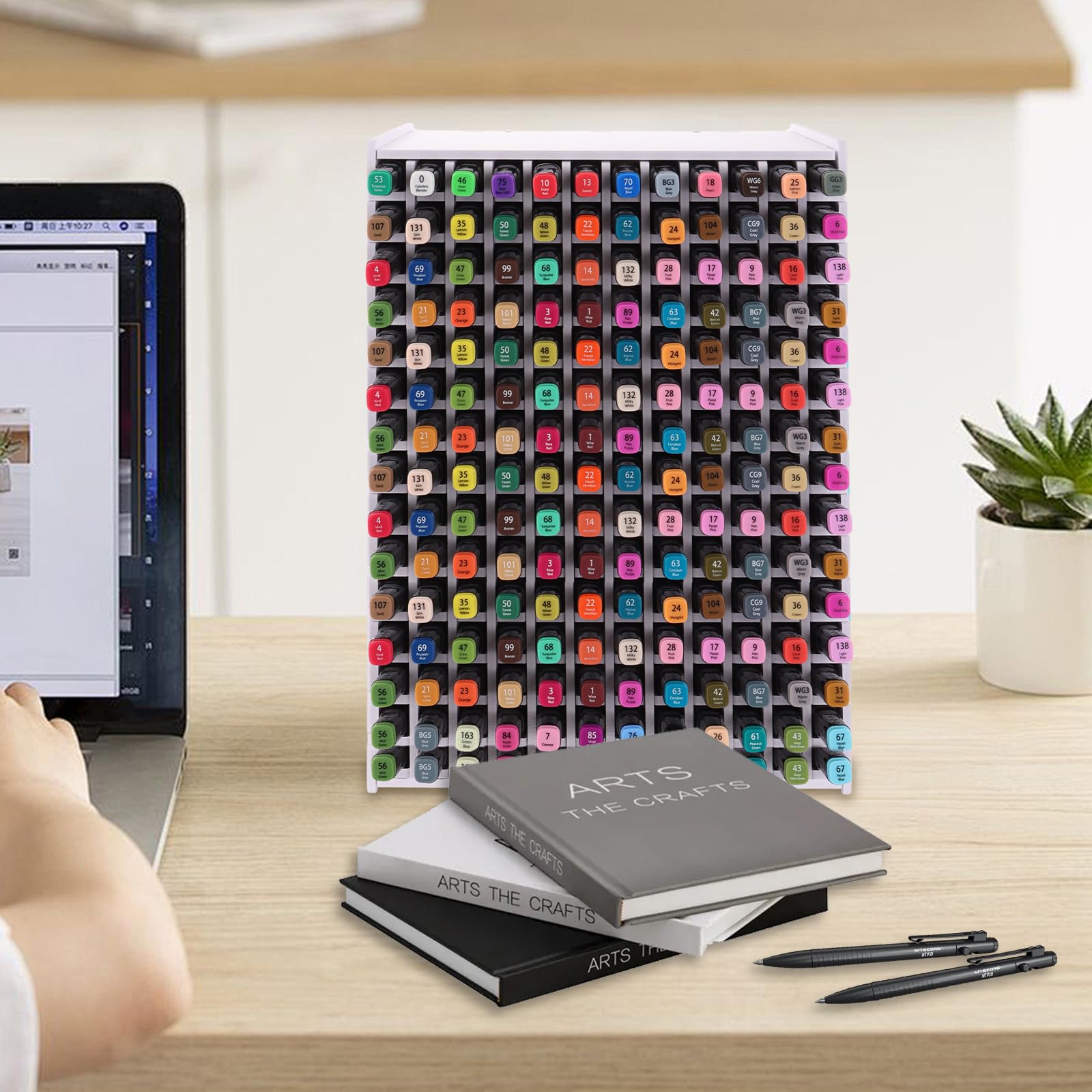 AKOLAFE Support de Rangement pour 180 Marqueurs Rangement Feutre Alcool 35x27,5 x13 CM Boite Rangement Feutre 180 Compartiments Rangement Crayon pour Crayons de Couleur, Feutres, Maison, Bureau, École