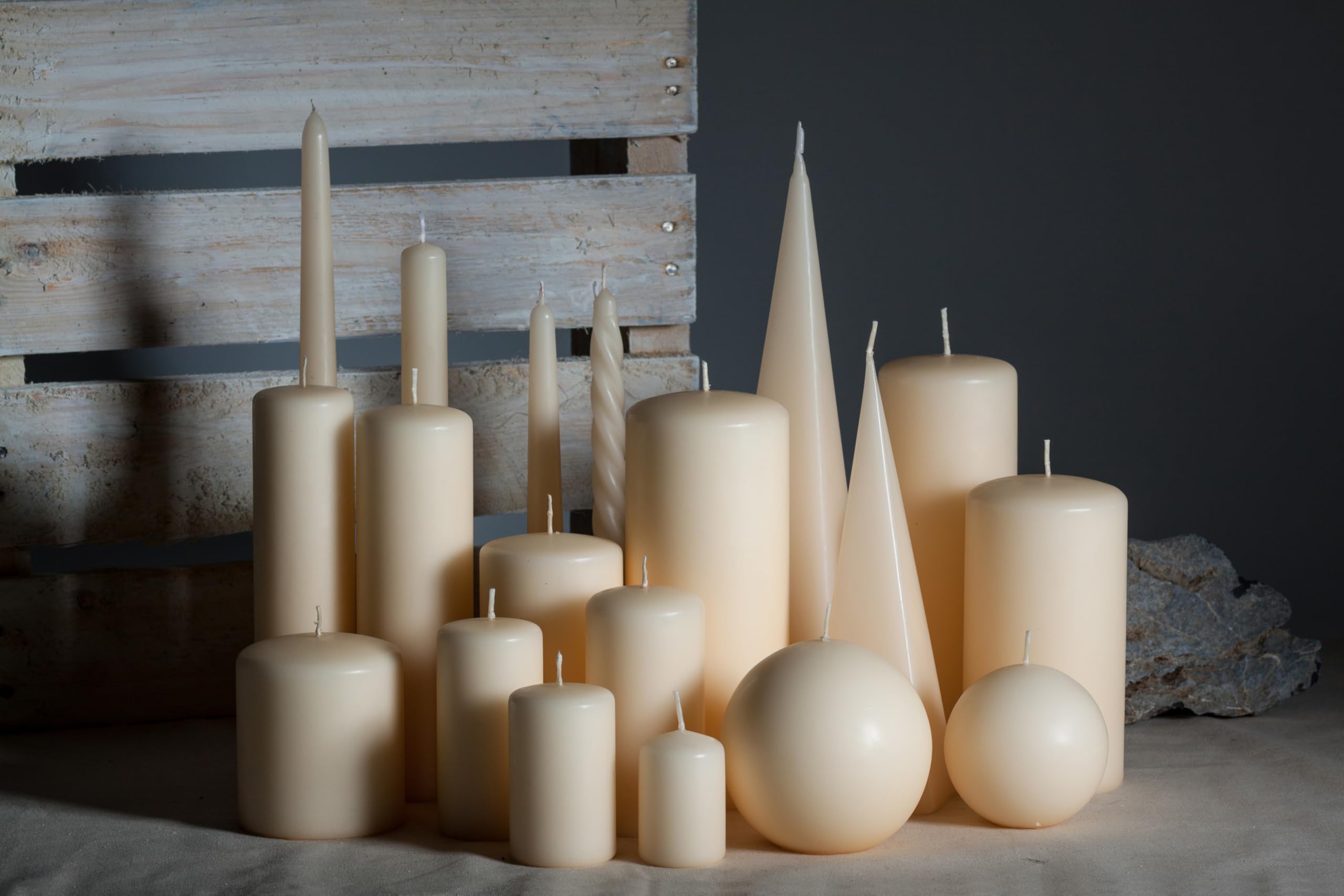 Bolsius Candele a pilastro lisce - oro metallizzato - 4 pezzi - 12 x 6 cm - lunghezza 33 ore Bolsius Candele a pilastro lisce - oro metallizzato - 4 pezzi - 12 x 6 cm - lunghezza 33 ore