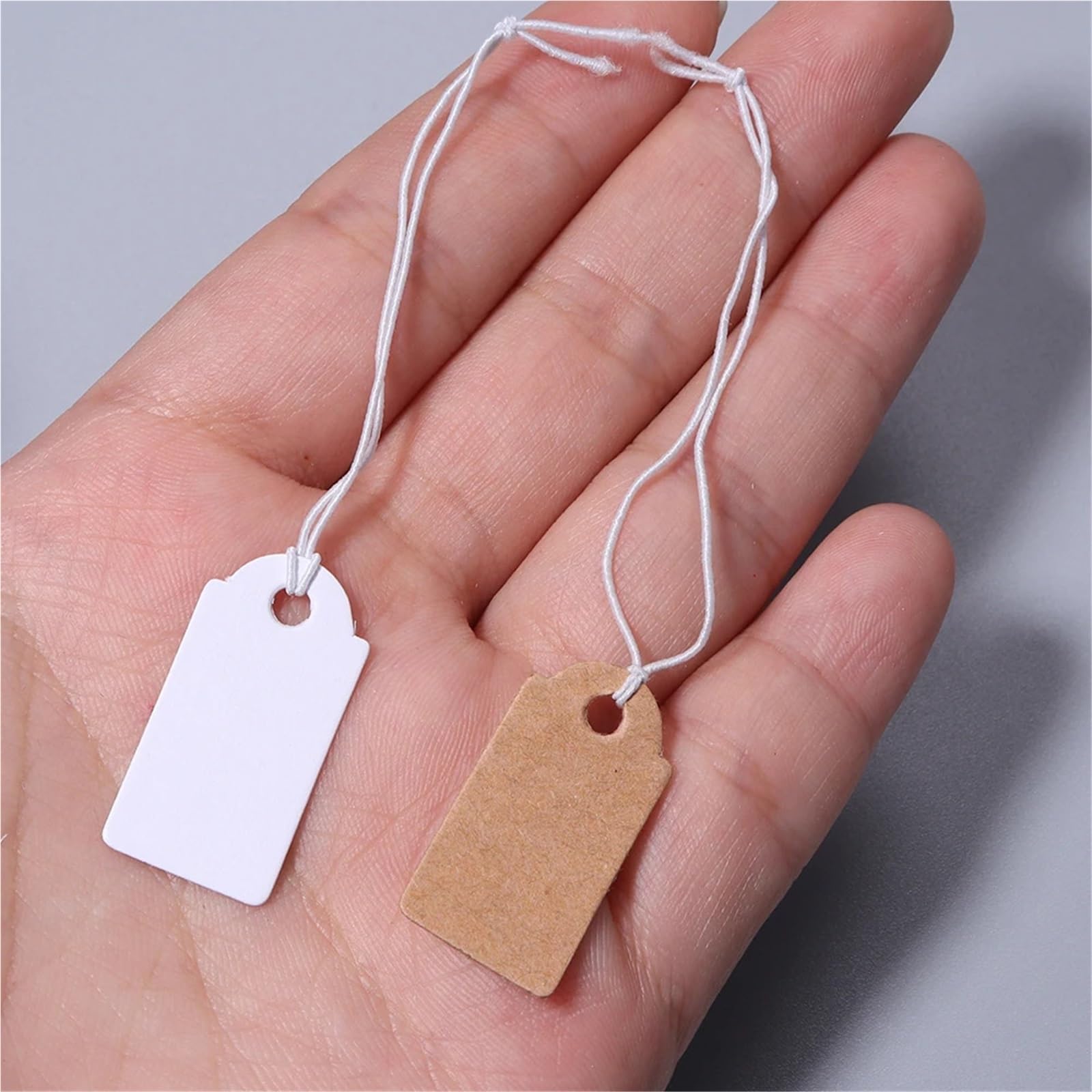 Etichette per prezzi con cordino, 200 pezzi, rettangolari, bianche, vuote, per esporre biglietti, etichette in carta kraft, etichette per marcatura merci (bianco)