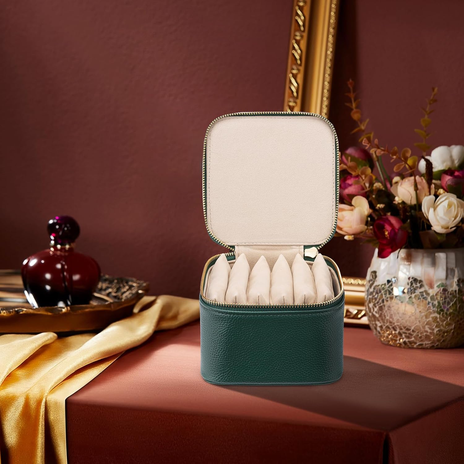 Vlando Travel Jewelry Box,Jewelry Organizer with 6 Zipper Velvet Bags for Women,Jewelry Pouch,Birthday Day Gifts for Her Wedding Gifts Trendy Stuff for Women Gift Box Packaging Green - Image 2